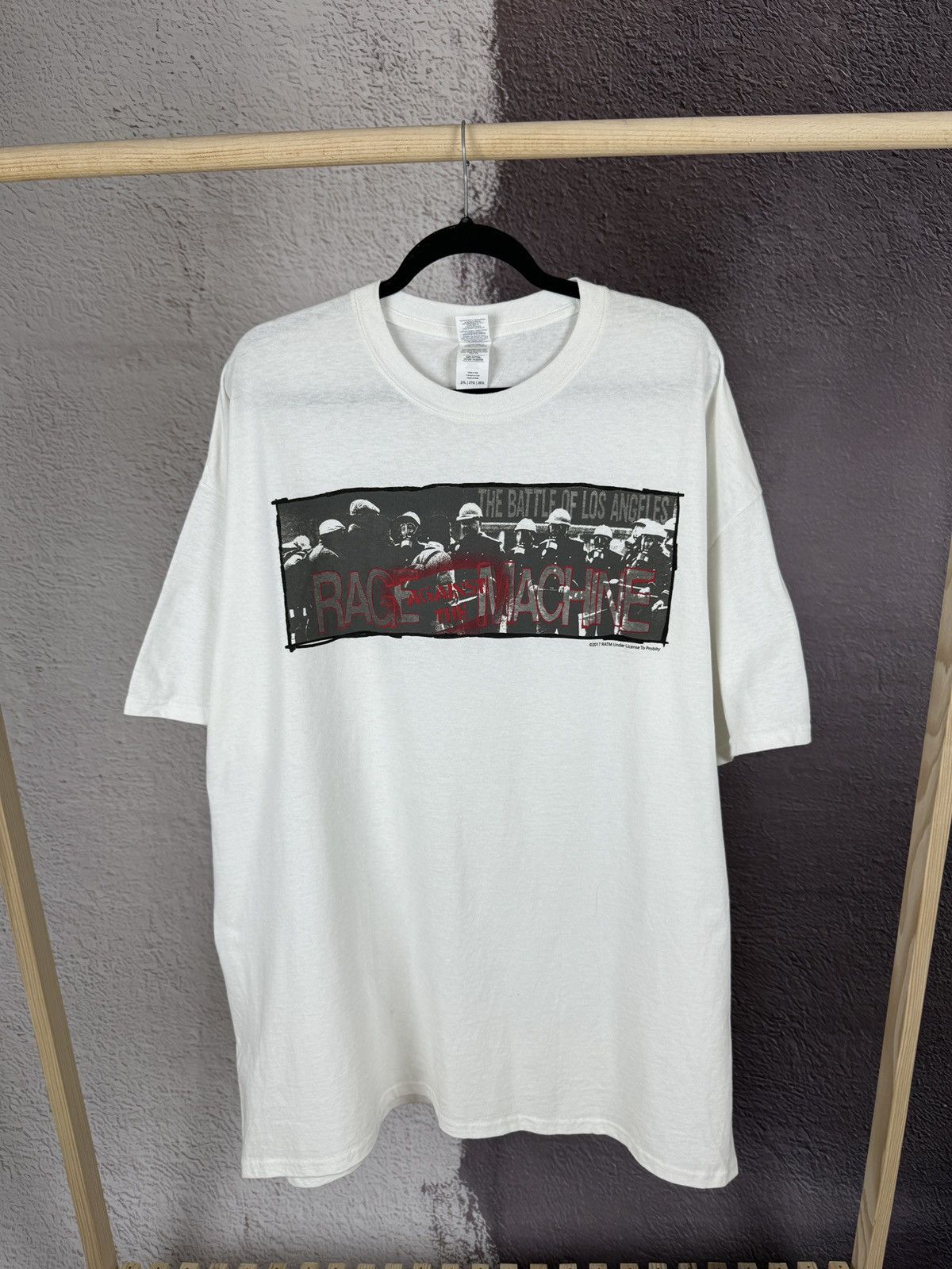 Band Tees Rage Against the Machine 2017 the battle of Los Angeles tee Size US XXL / EU 58 / 5 - 1 Thumbnail