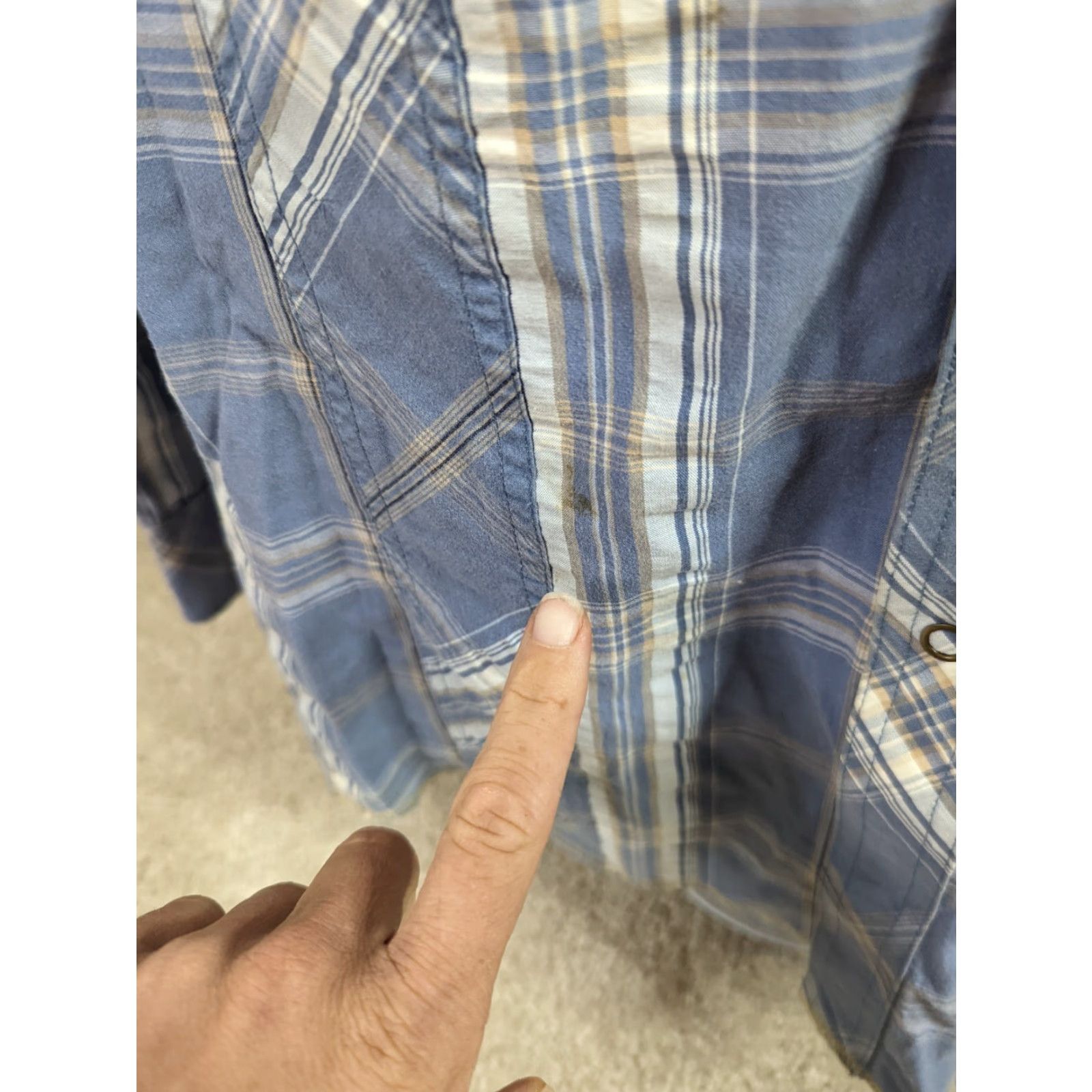 Wrangler VINTAGE Wrangler Mens L Pearl Snap Western Shirt Plaid Long Sleeve Blue L7S Mens Shirt Button-Up 80s 90s Western Casual Cowboy Men’s Blue S/S Size US L / EU 52-54 / 3 - 5 Thumbnail