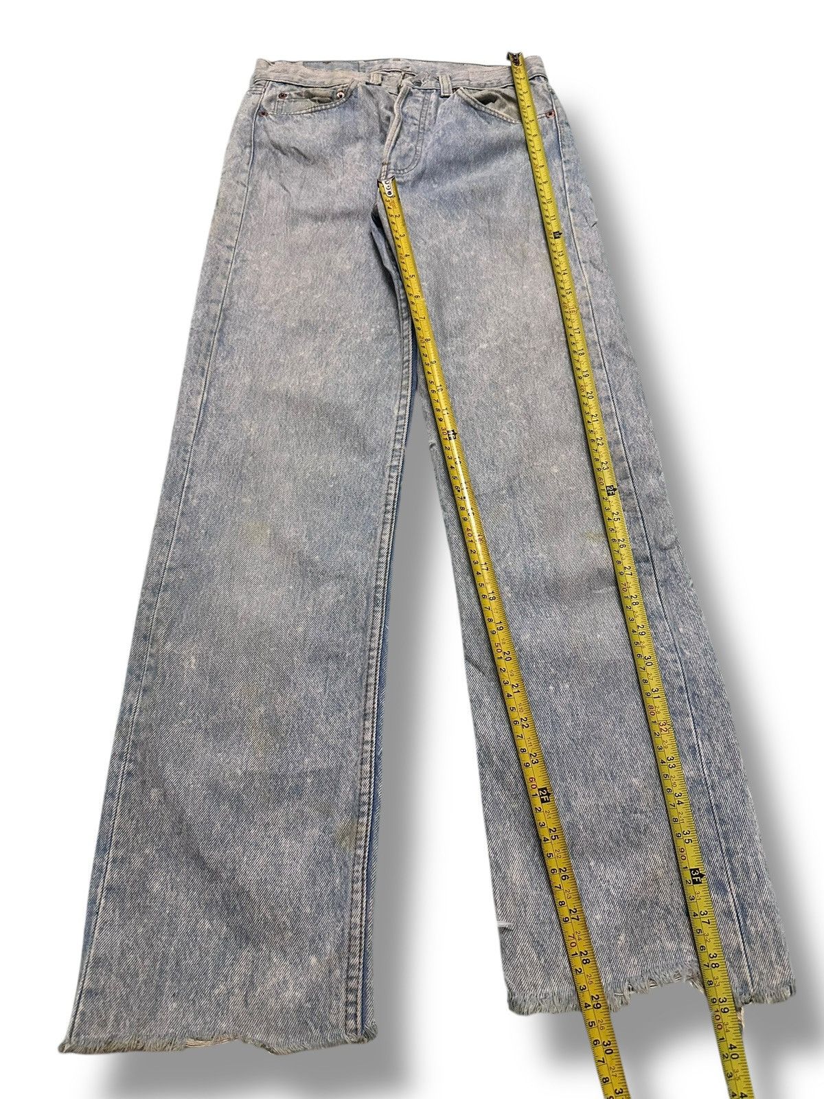 Levi's Vintage Levi's With Distressed Loose Style and Faded Wash Size US 27 - 13 Thumbnail