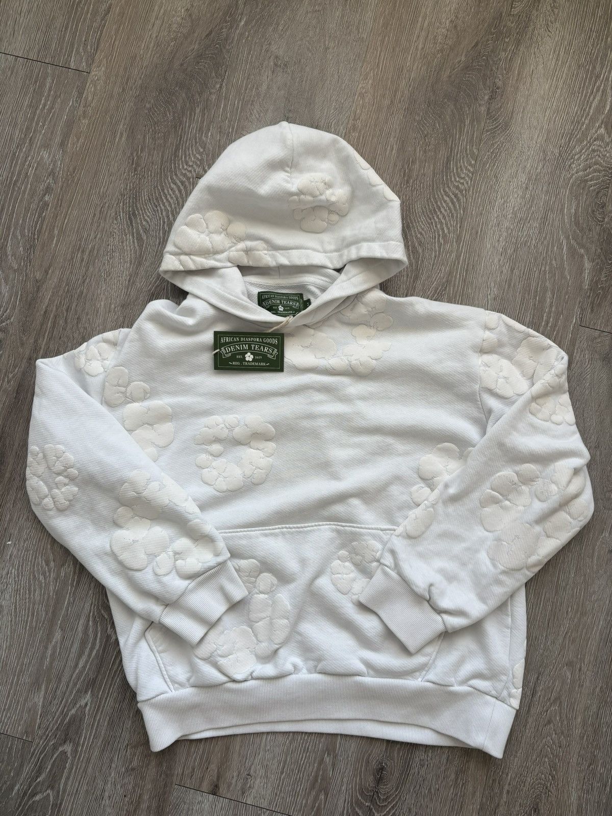 DENIM TEARS Denim Tears Mono Cotton Wreath Sweatshirt ‘White’ Size US M / EU 48-50 / 2 - 1 Thumbnail