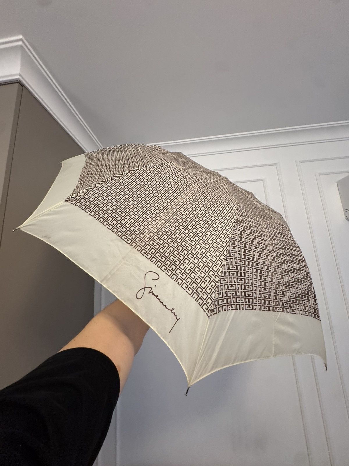 Givenchy 80s 90s VTG GIVENCHY REAL RUSTY MONOGRAM UMBRELLA Size ONE SIZE - 2 Thumbnail