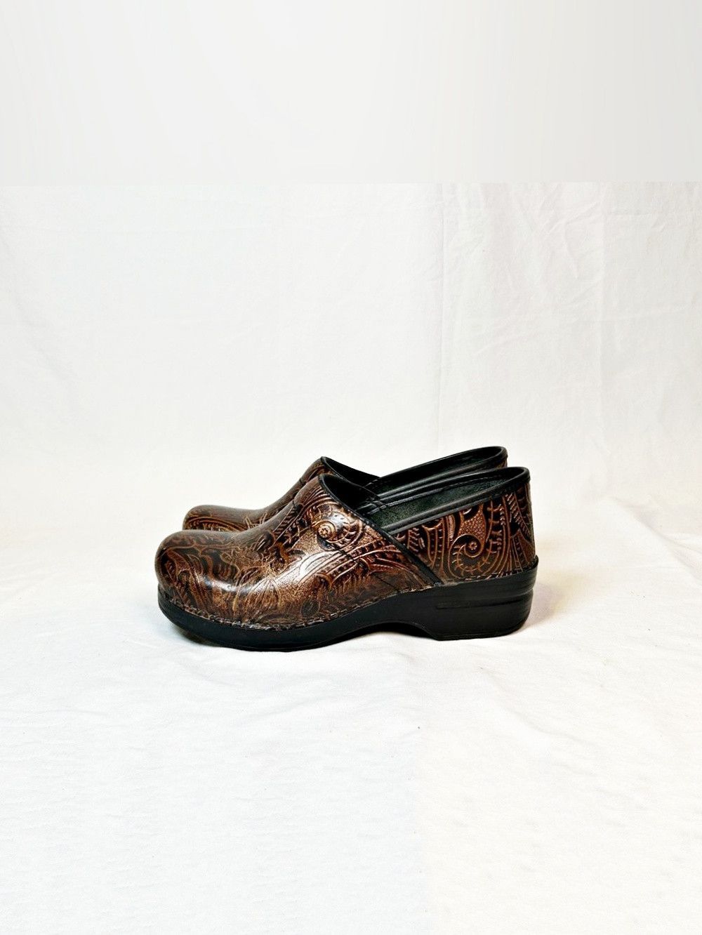 Dansko Dansko Brown Tooled Leather Professional Clogs Size US 9.5 / IT 39.5 - 4 Thumbnail