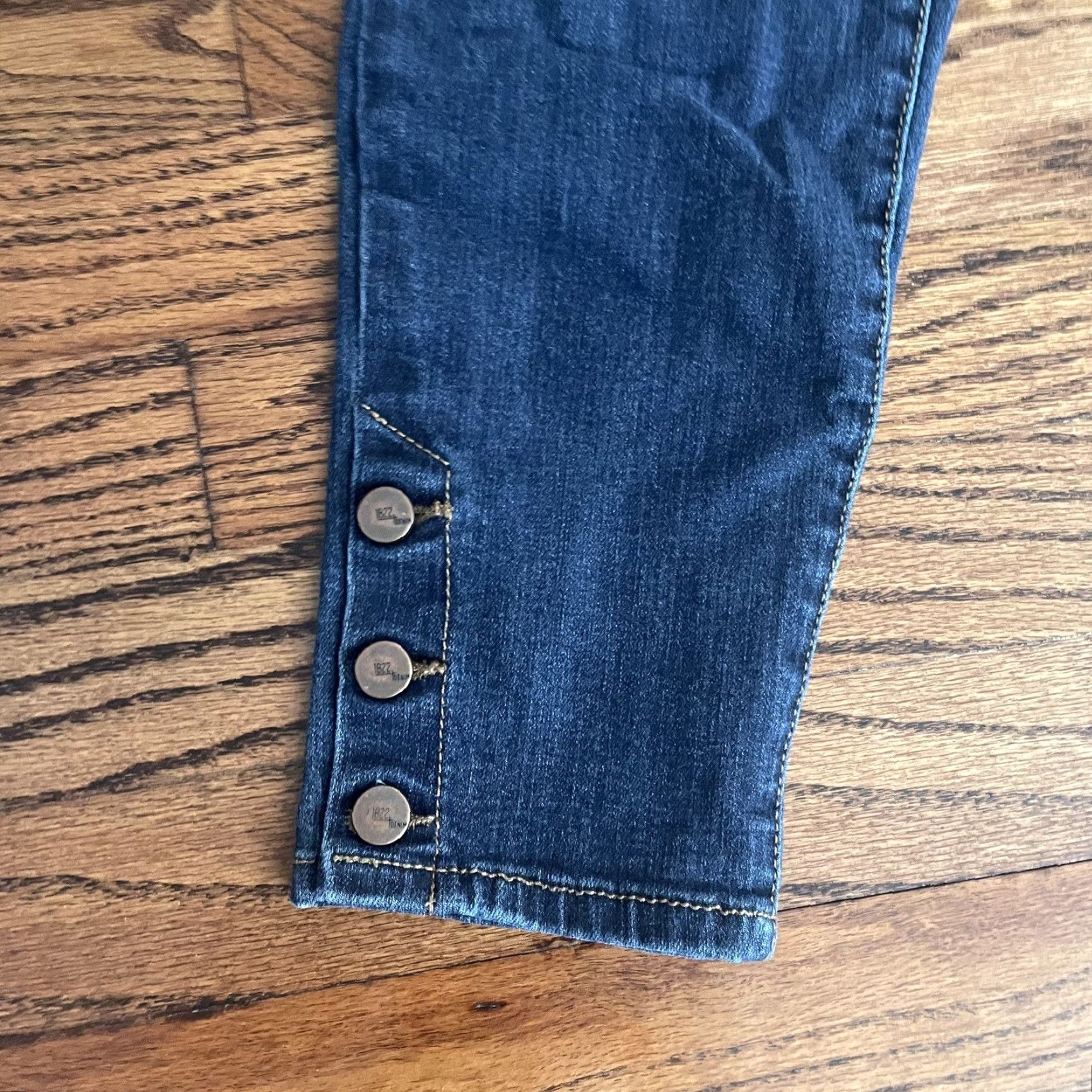 Vintage 1882 Denim Jeans Women Regular Size 6 Dark Wash 28 Waist 26 Inseam Skinny Style CJ8M1316E2 51504 Blue Denim Jeans Size 28" / US 6 / IT 42 - 6 Thumbnail