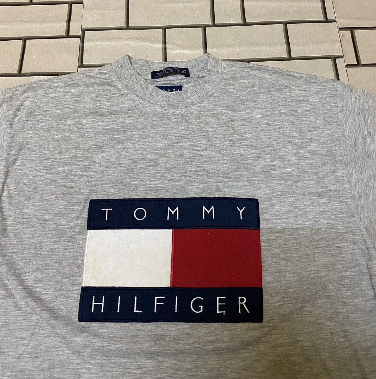 Designer × Tommy Hilfiger Vintage TOMMY HILFIGER T-SHIRT BIG LOGO Size US M / EU 48-50 / 2 - 5 Thumbnail