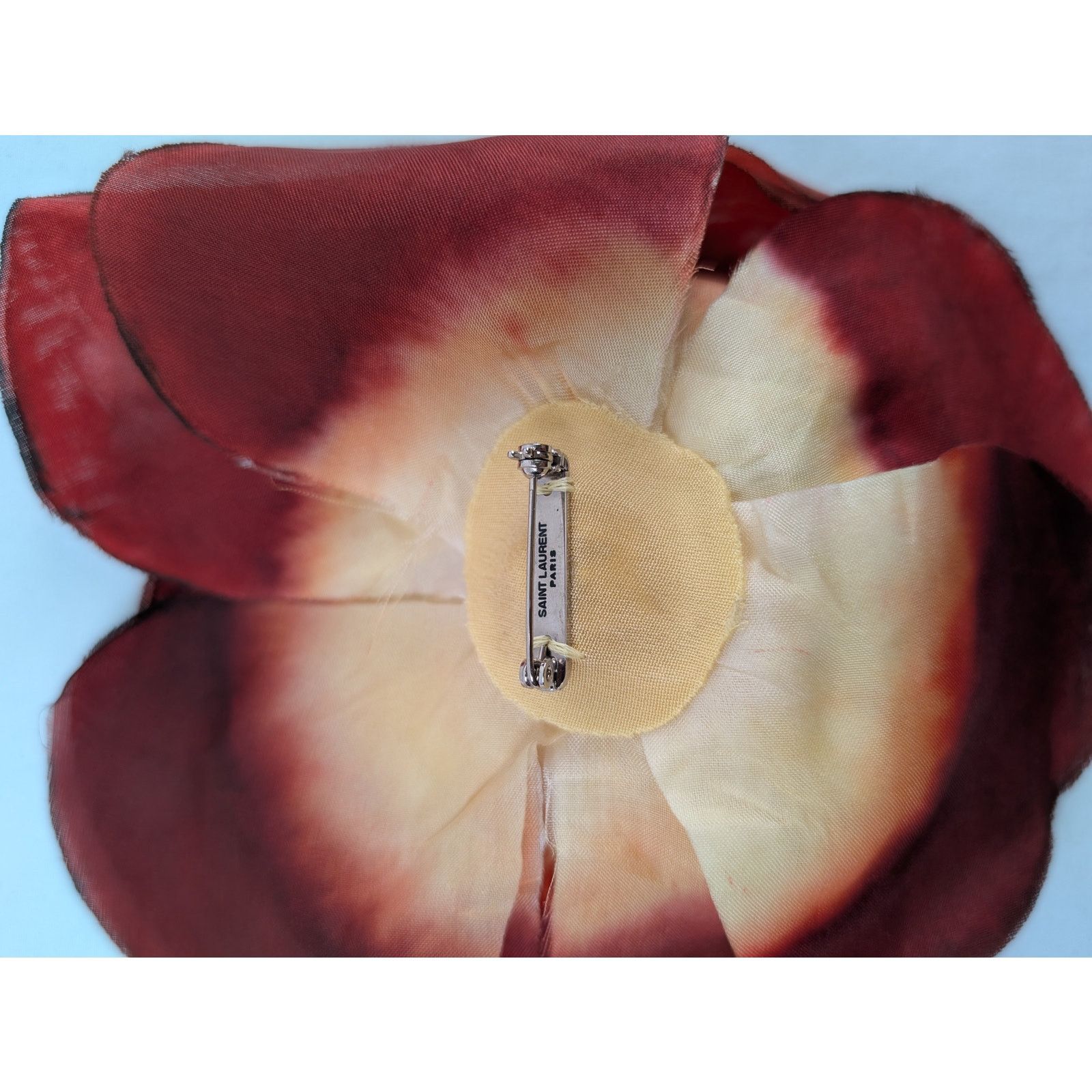 Saint Laurent Paris o1rshd1 Size: OS / Brooch in Beige/Red Size ONE SIZE - 5 Thumbnail