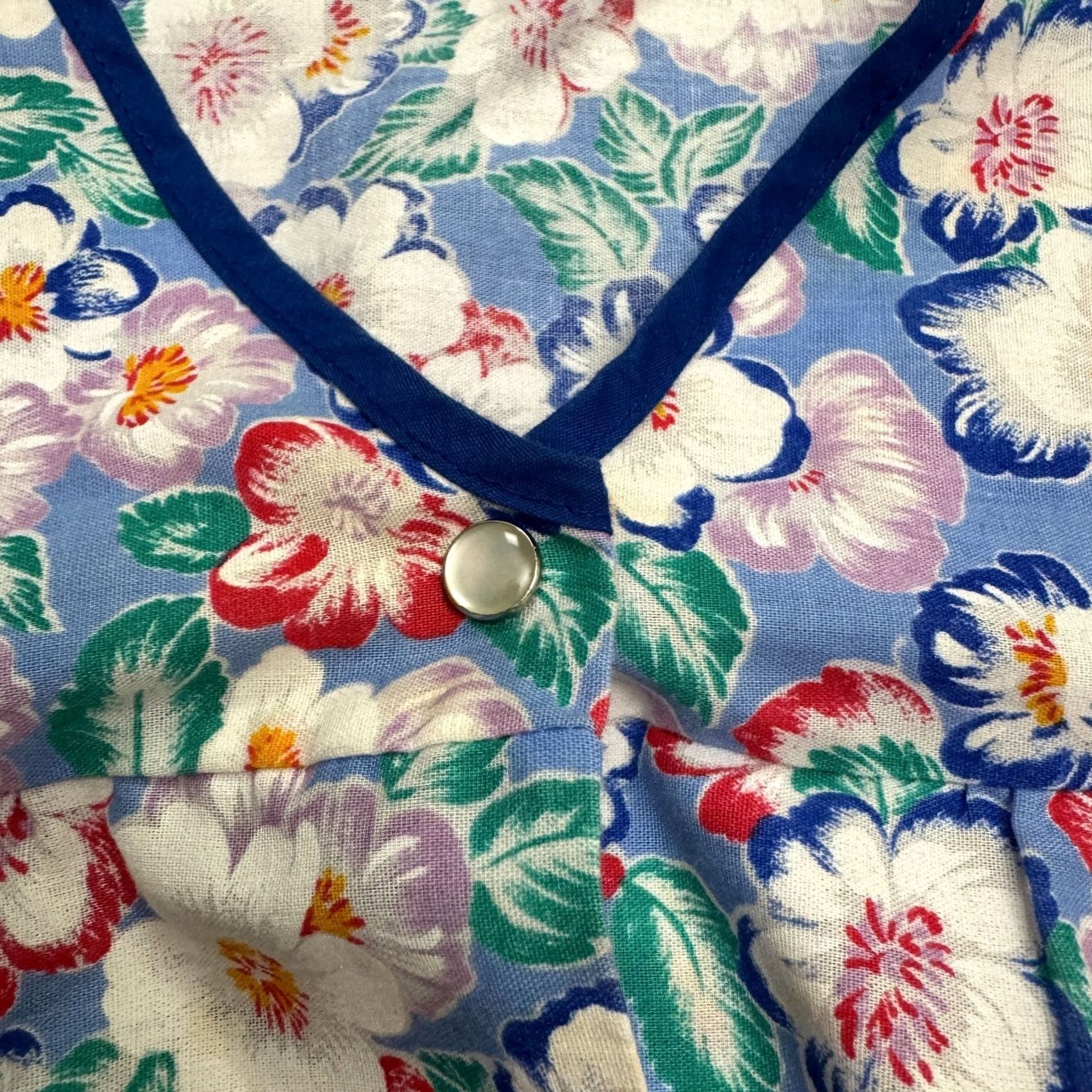 Haband VINTAGE Haband Floral Vest Pearl Snap Button Up Top Womens Large Blue Pockets Size L / US 10 / IT 46 - 4 Thumbnail