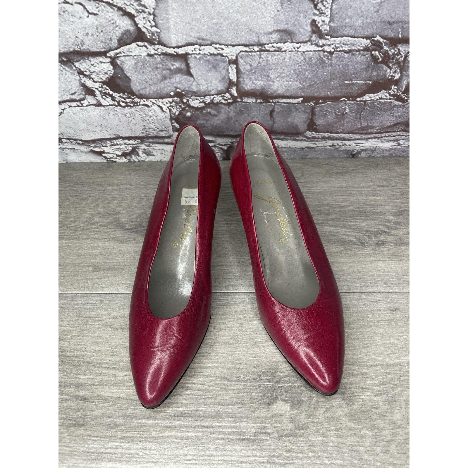 Carolina Herrera Garolini Cherry Red Leather Pointed Toe Italy Dress Heels Wo Size US 5.5 / IT 35.5 - 2 Thumbnail