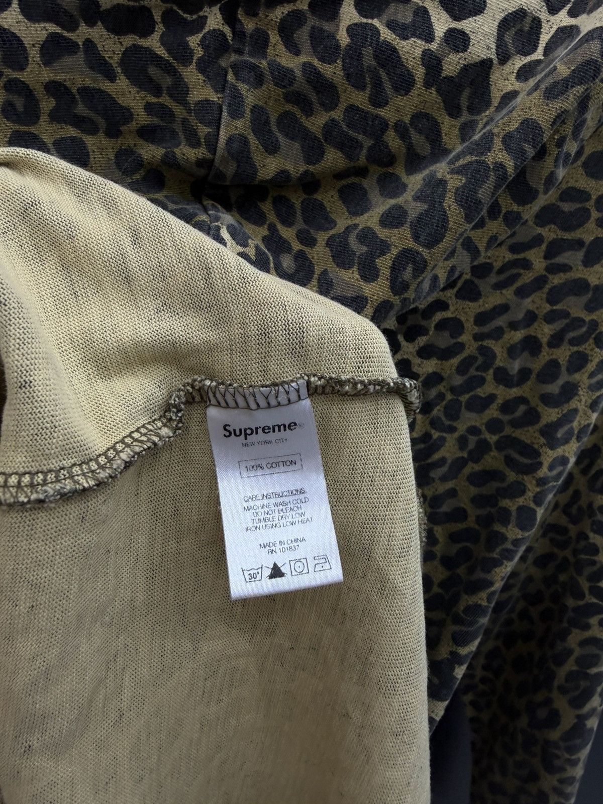 Supreme Supreme Leopard Print Hoodie Pullover Size L Size US L / EU 52-54 / 3 - 15 Thumbnail