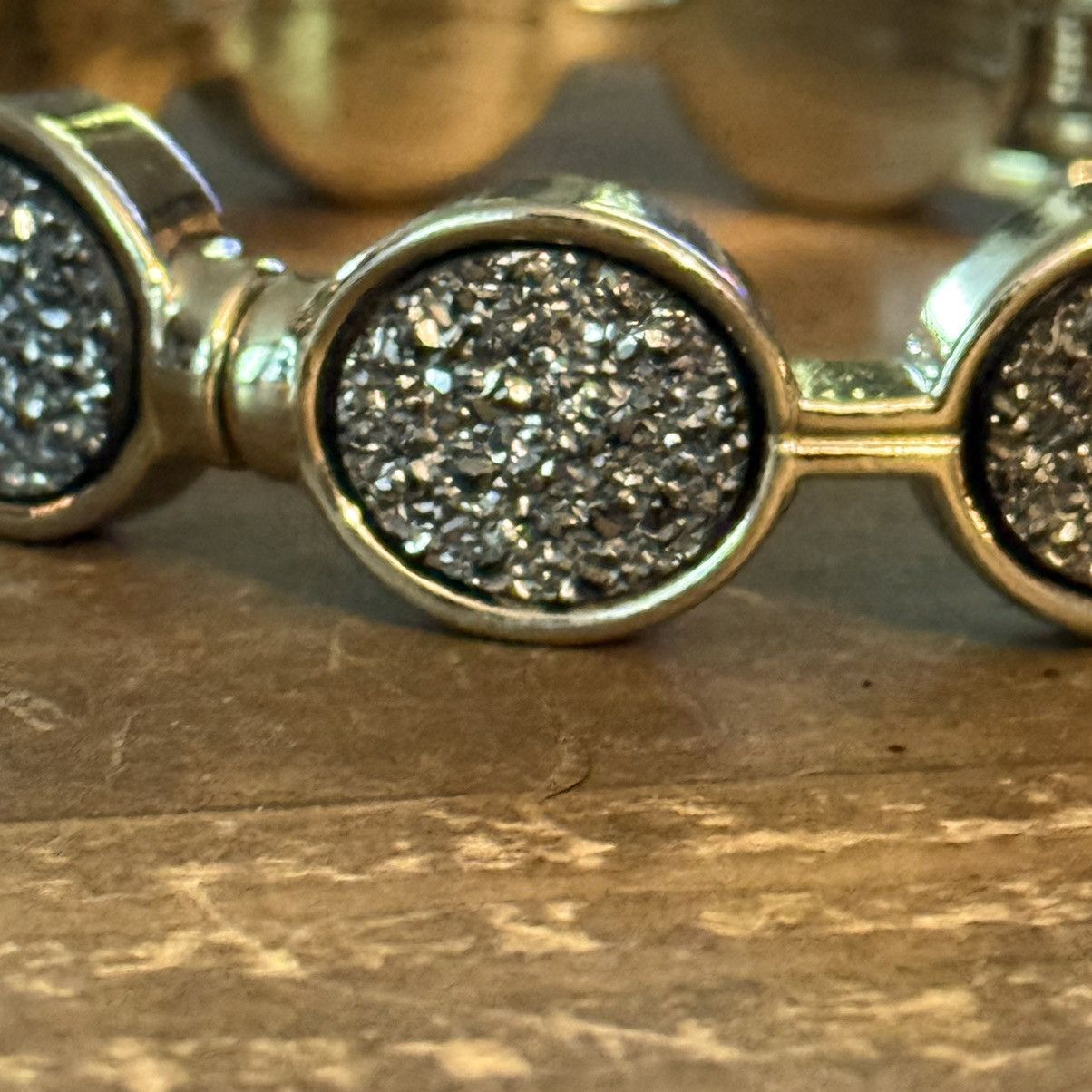 Other Gold tone druzy hinged bangle bracelet Size ONE SIZE - 3 Thumbnail