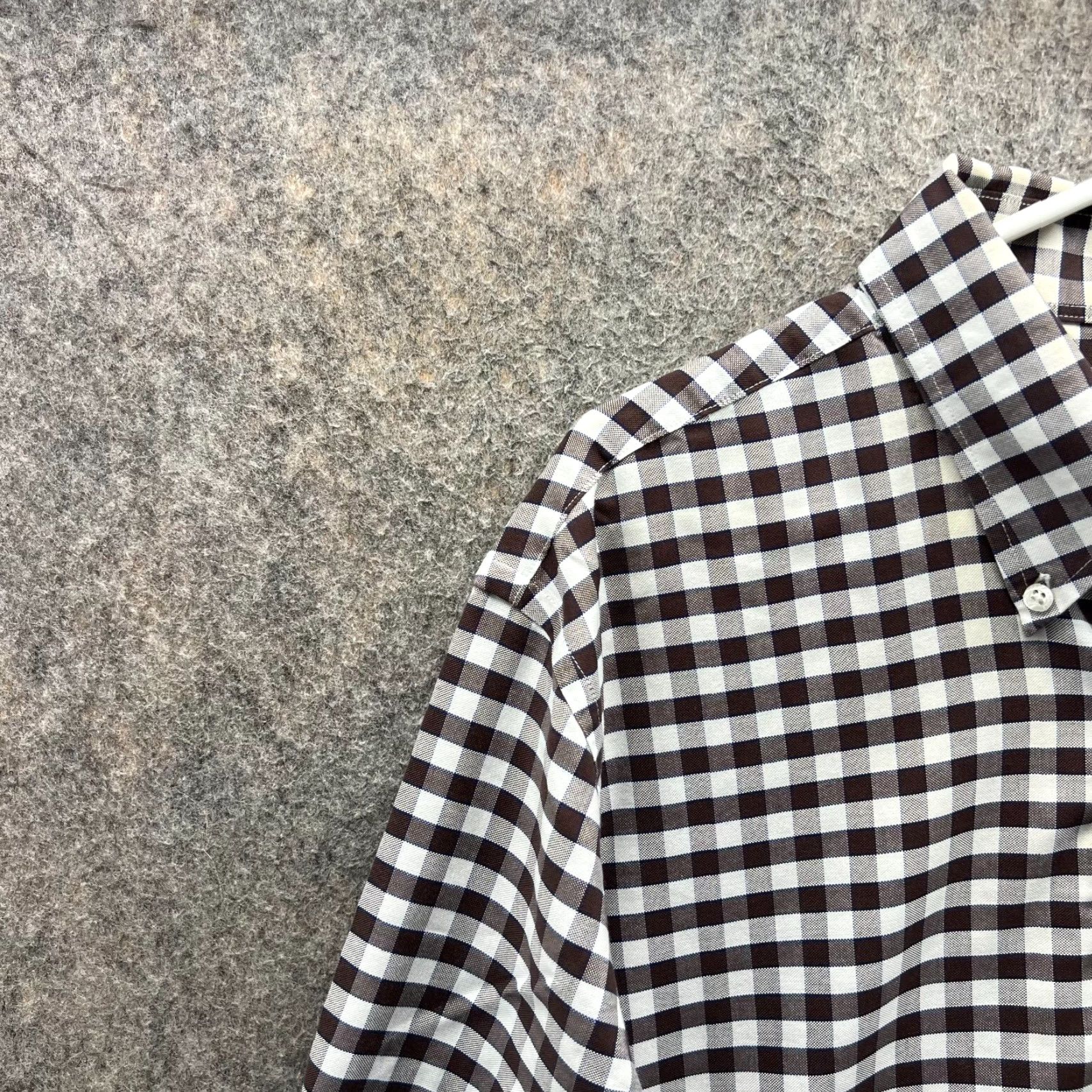 Brooks Brothers VINTAGE Brooks Brothers 1818 Shirt Mens Large Brown White Button-Down Gingham Preppy Shirt Mens Large Brown White Button-Down Gingham Preppy Size US L / EU 52-54 / 3 - 3 Thumbnail