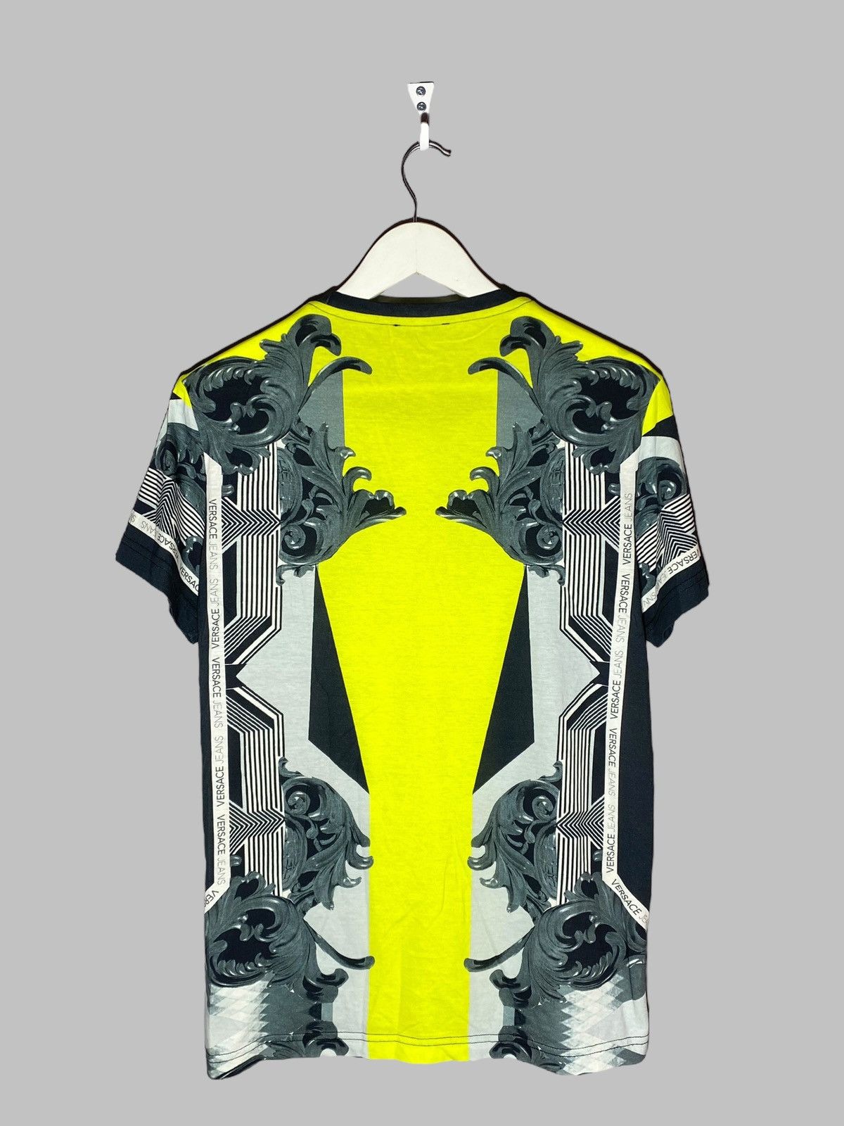 Versace Jeans Couture Versace Jeans Baroque All Over Print T-shirt Size US XS / EU 42 / 0 - 2 Thumbnail