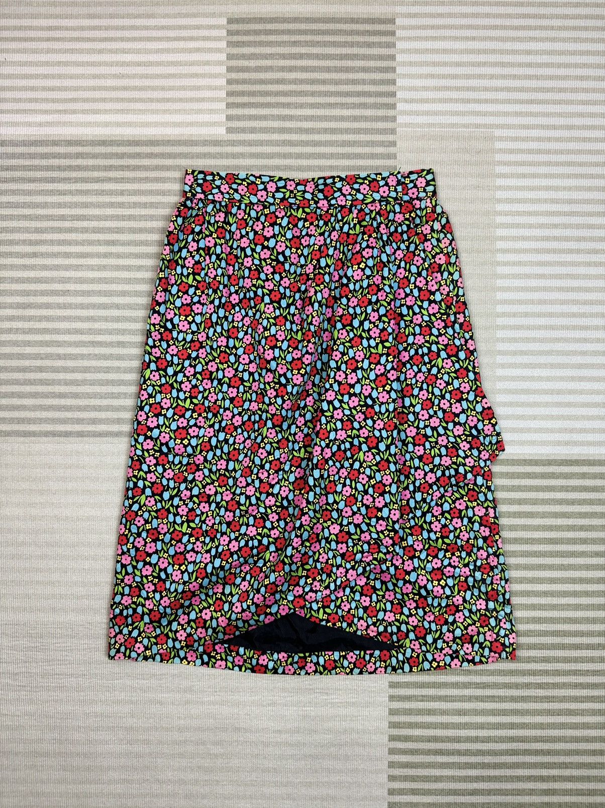 Yves Saint Laurent YvesSaintLaurent Skirt Flora Vibrant Floral Pattern Size 24" / US 00 / IT 34 - 1 Thumbnail