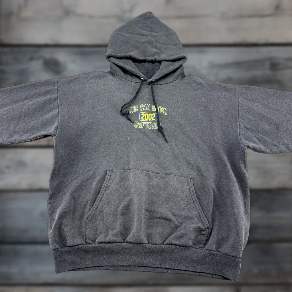 Hanes VINTAGE UC San Diego Softball Hoodie Mens L Grey Pullover Cotton Dark 2002 Y2K Size US L / EU 52-54 / 3 - 1 Thumbnail