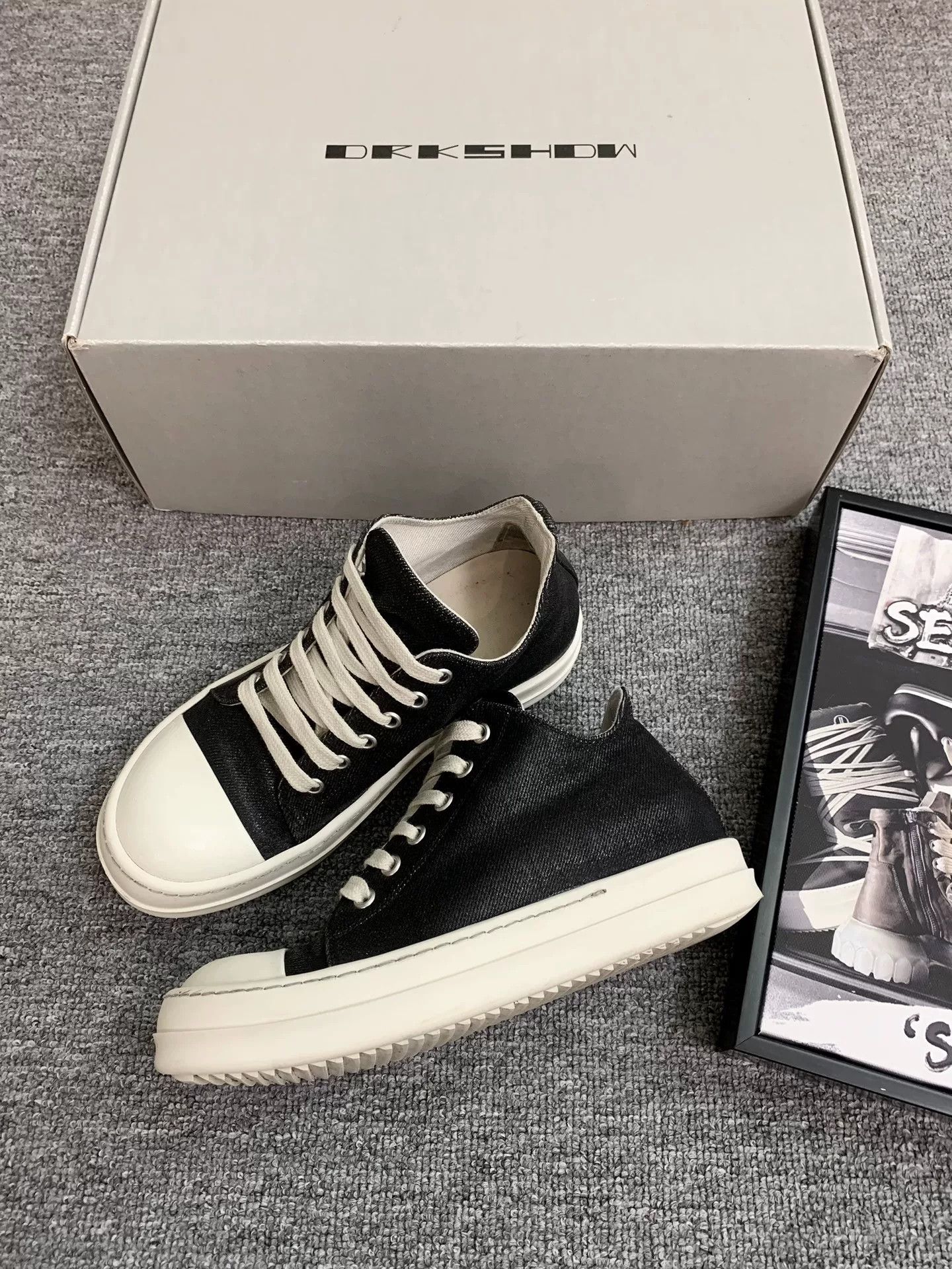 Rick Owens Drkshdw Rick Owens DRKSHDW Waxed Low-Top Sneakers Size US 5 / IT 35 - 1 Thumbnail