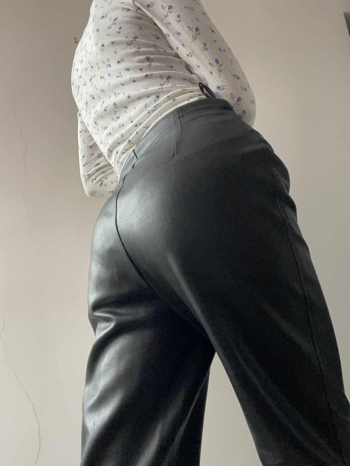 Vintage Vintage leather trousers Size 26" / US 2 / IT 38 - 4 Thumbnail