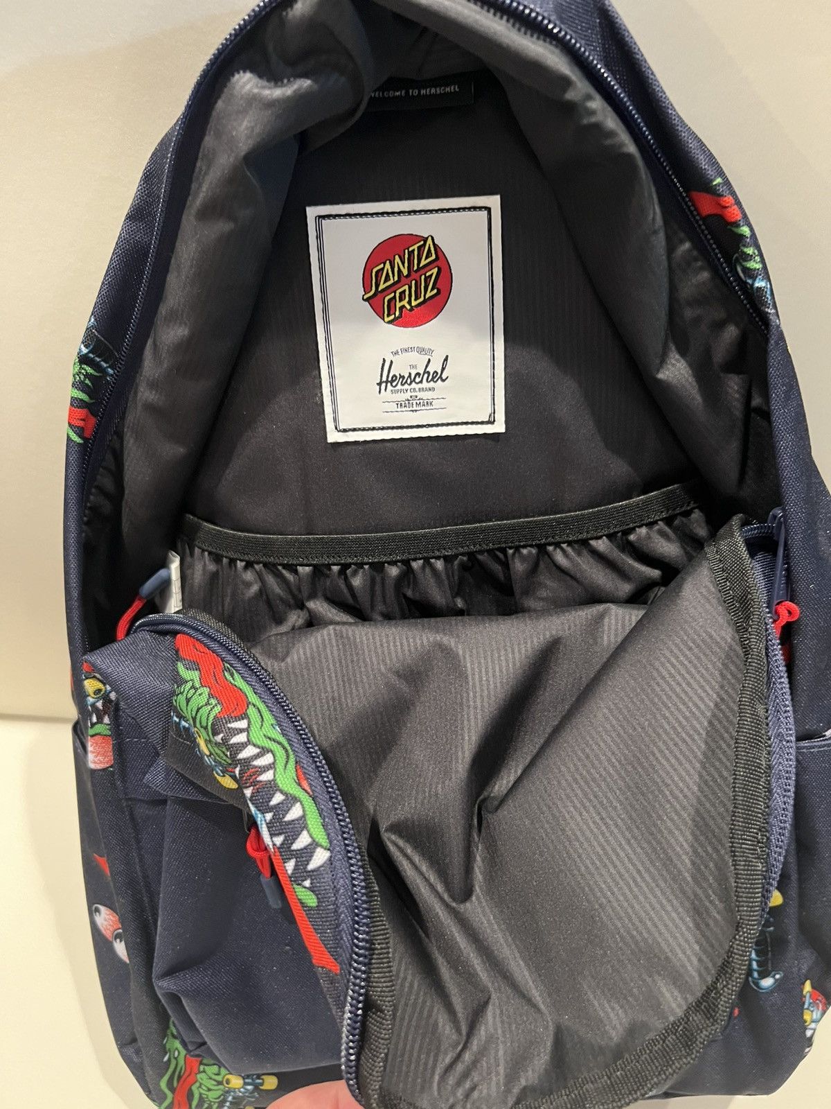 Herschel Supply Co. NWT Herschel Santa Cruz Backpack! Safety Pocket Holds 15 Inch Laptop! Size ONE SIZE - 4 Thumbnail