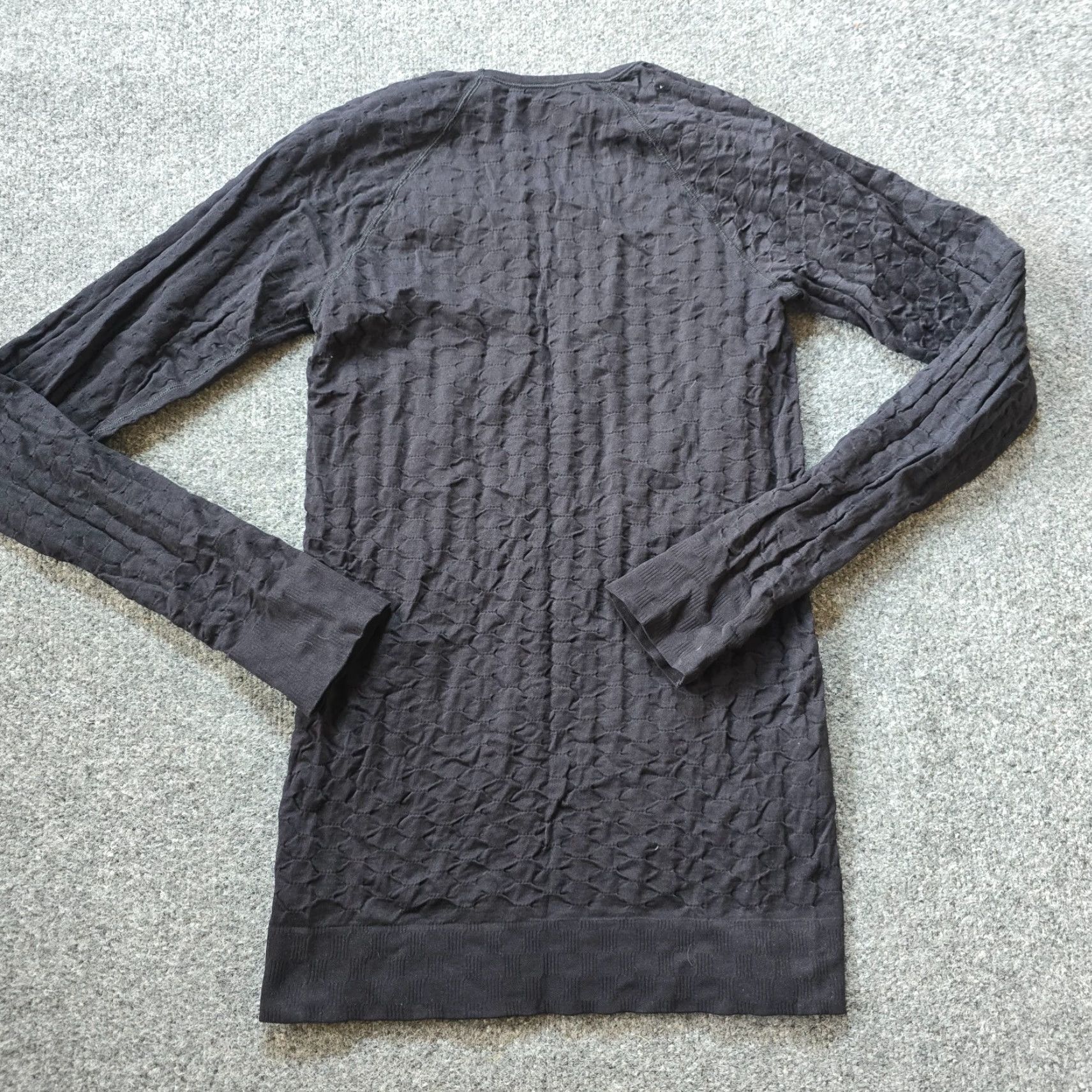 Athleta Athleta Top Womens M Black Nylon Stretch Pucker Texture Performance Shirt Size M / US 6-8 / IT 42-44 - 7 Thumbnail