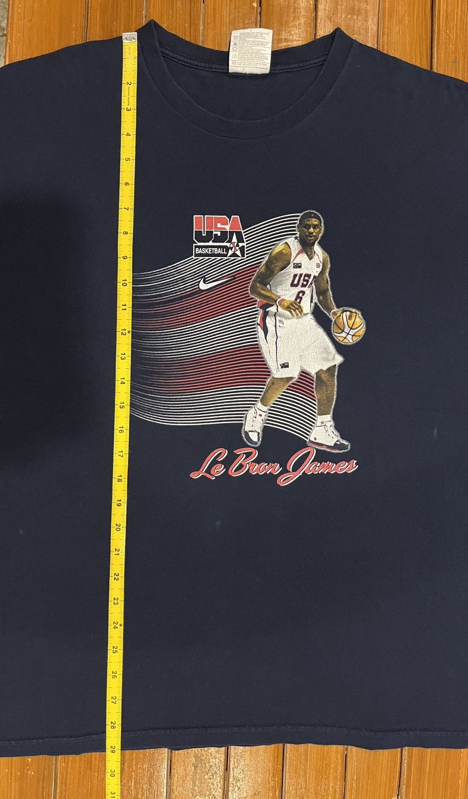Nike Vintage Nike LeBron James USA Basketball T-Shirt Size US L / EU 52-54 / 3 - 11 Thumbnail
