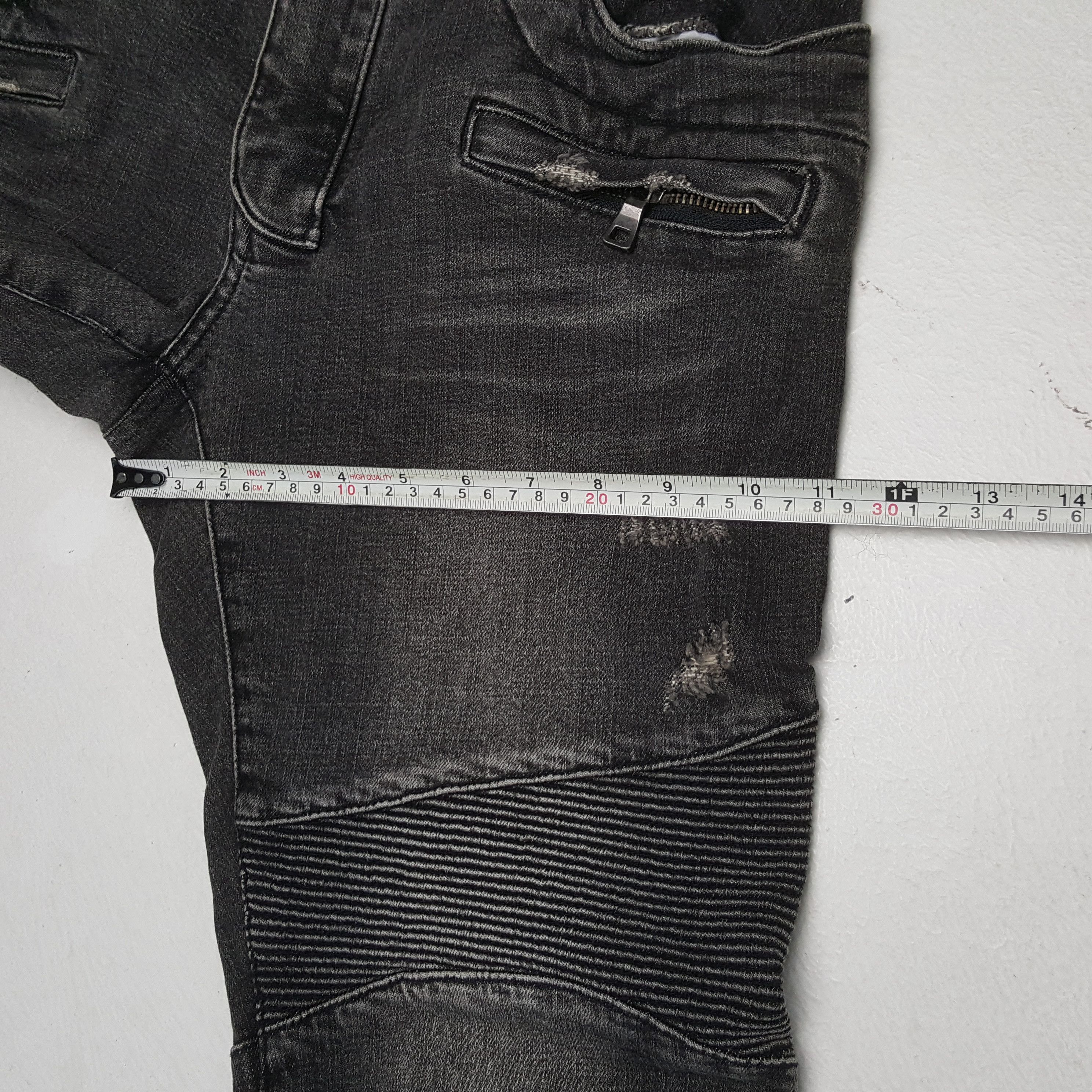 Vintage Vintage BALMAIN Italian Fashion Brand Distressed Jeans Size US 31 - 9 Thumbnail
