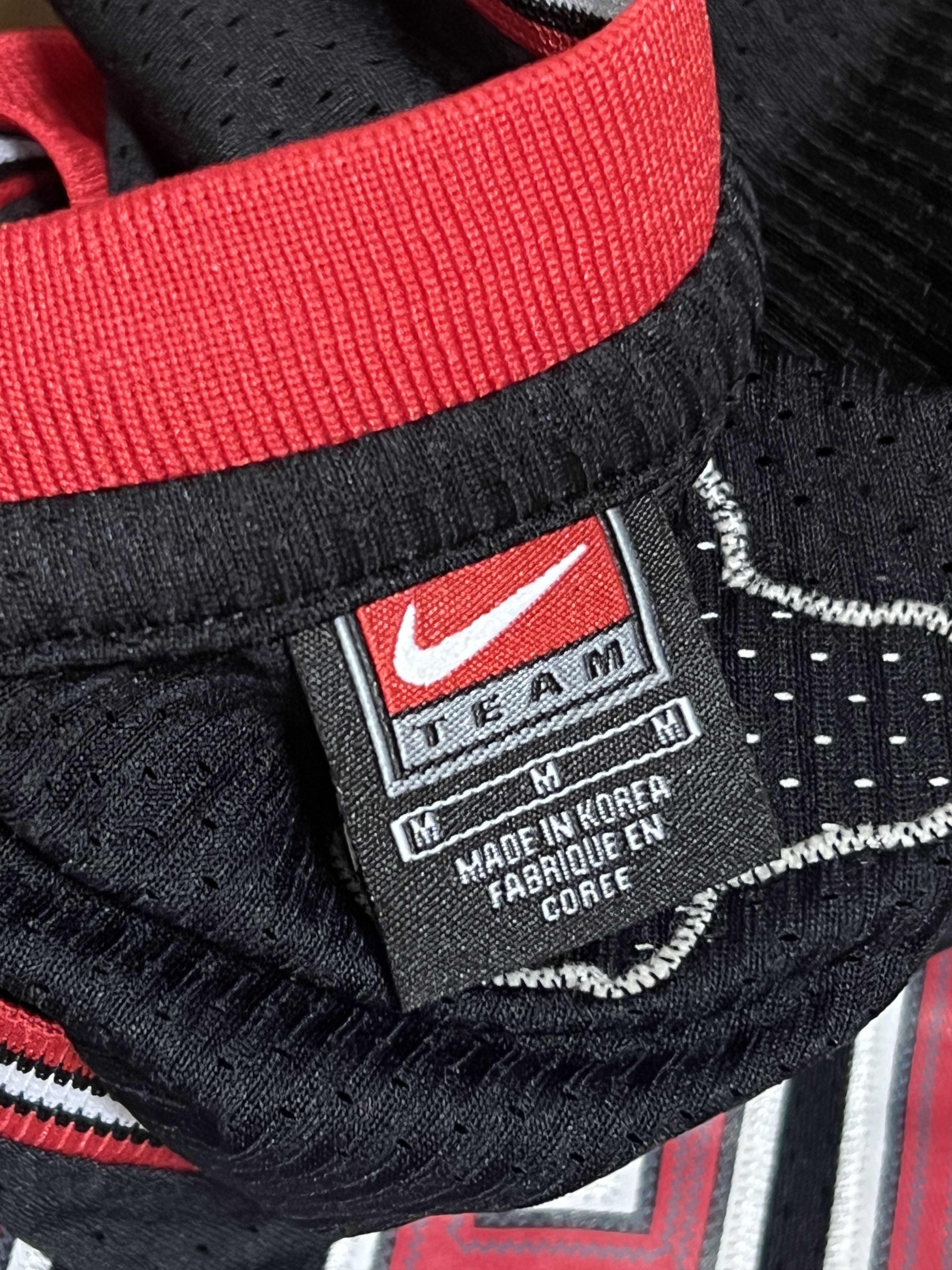 Nike Rare Nike Chicago Bulls #23 Jordan vintage 1990s mesh jersey Size US M / EU 48-50 / 2 - 9 Thumbnail