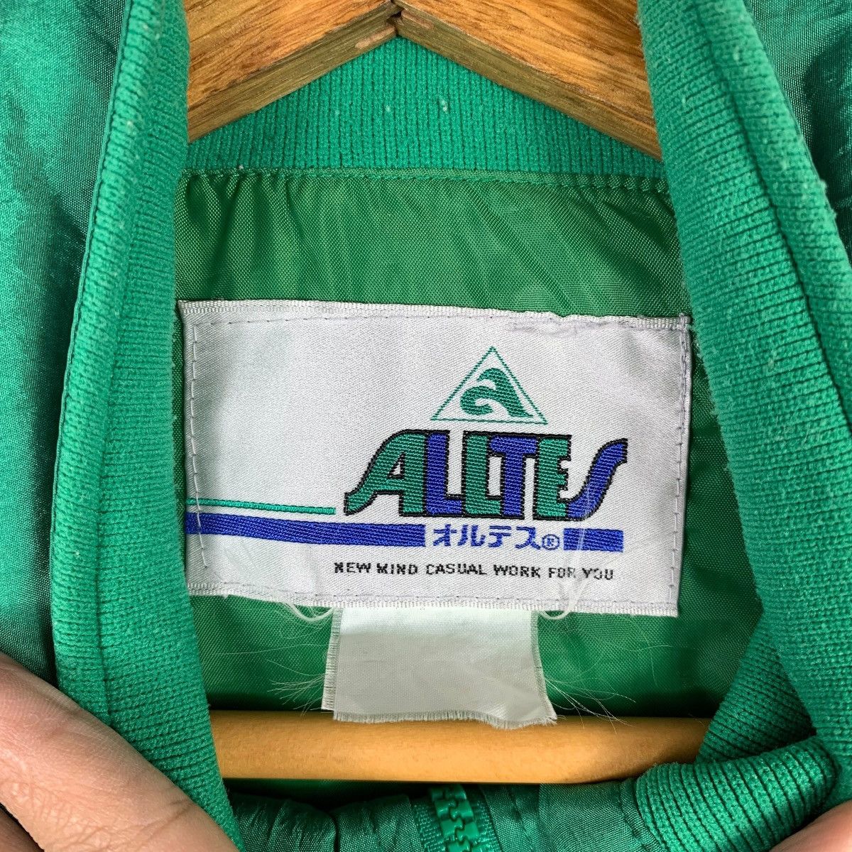 Japanese Brand × Vintage Vintage ISEKI Japanese Outdoor Sportswear Small Logo Jacket Size US XL / EU 56 / 4 - 6 Thumbnail