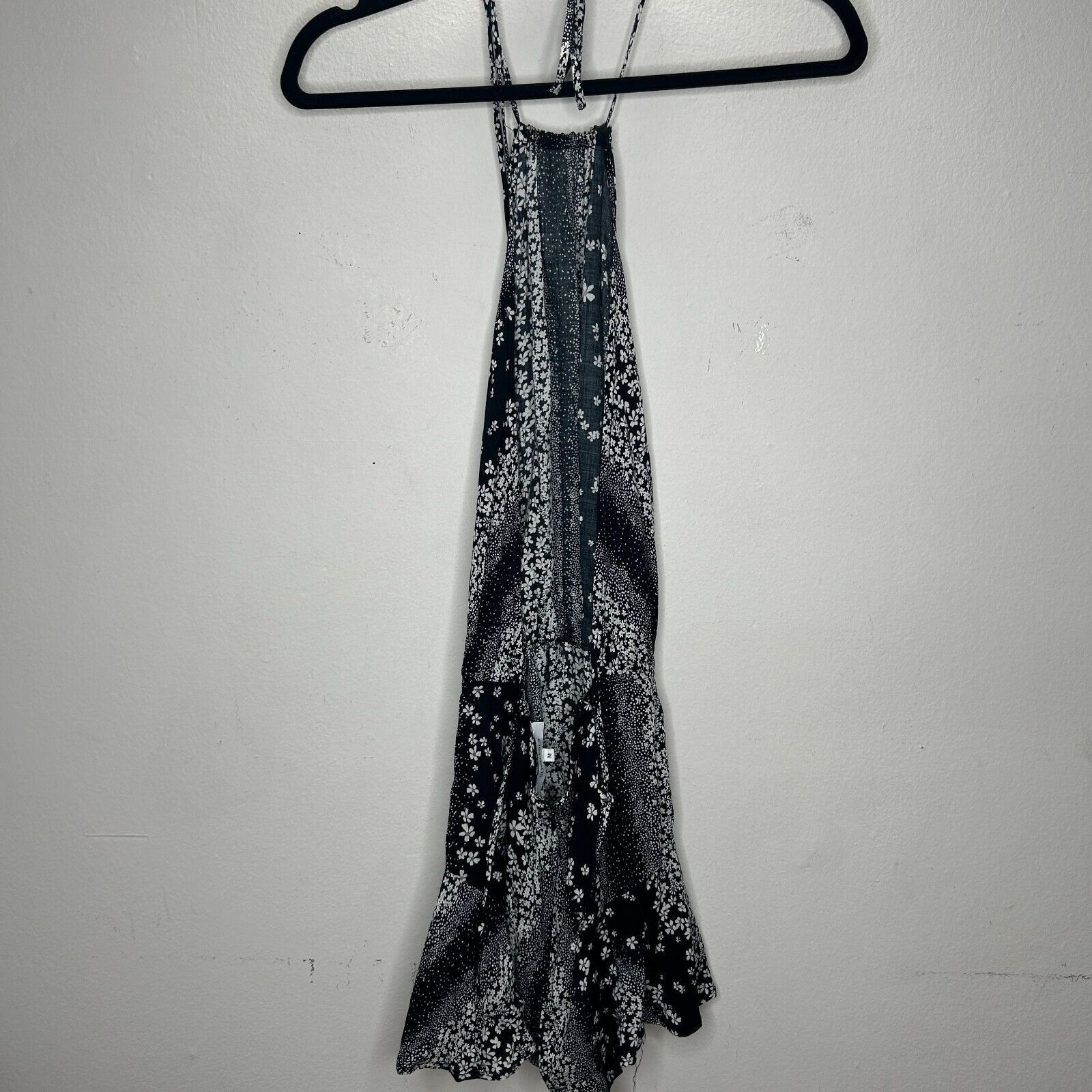 Other Olivaceous Floral Halter Tie Neck Open Back Flowy Romper M Size 30" / US 8 / IT 44 - 4 Thumbnail
