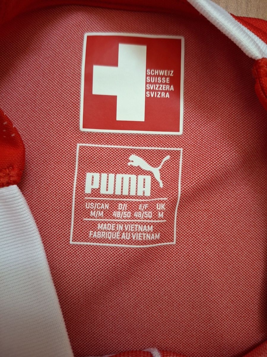 Puma SWITZERLAND PUMA WORLD CUP 2018 FOOTBALL HOME JERSEY SIZE M Size US M / EU 48-50 / 2 - 13 Thumbnail