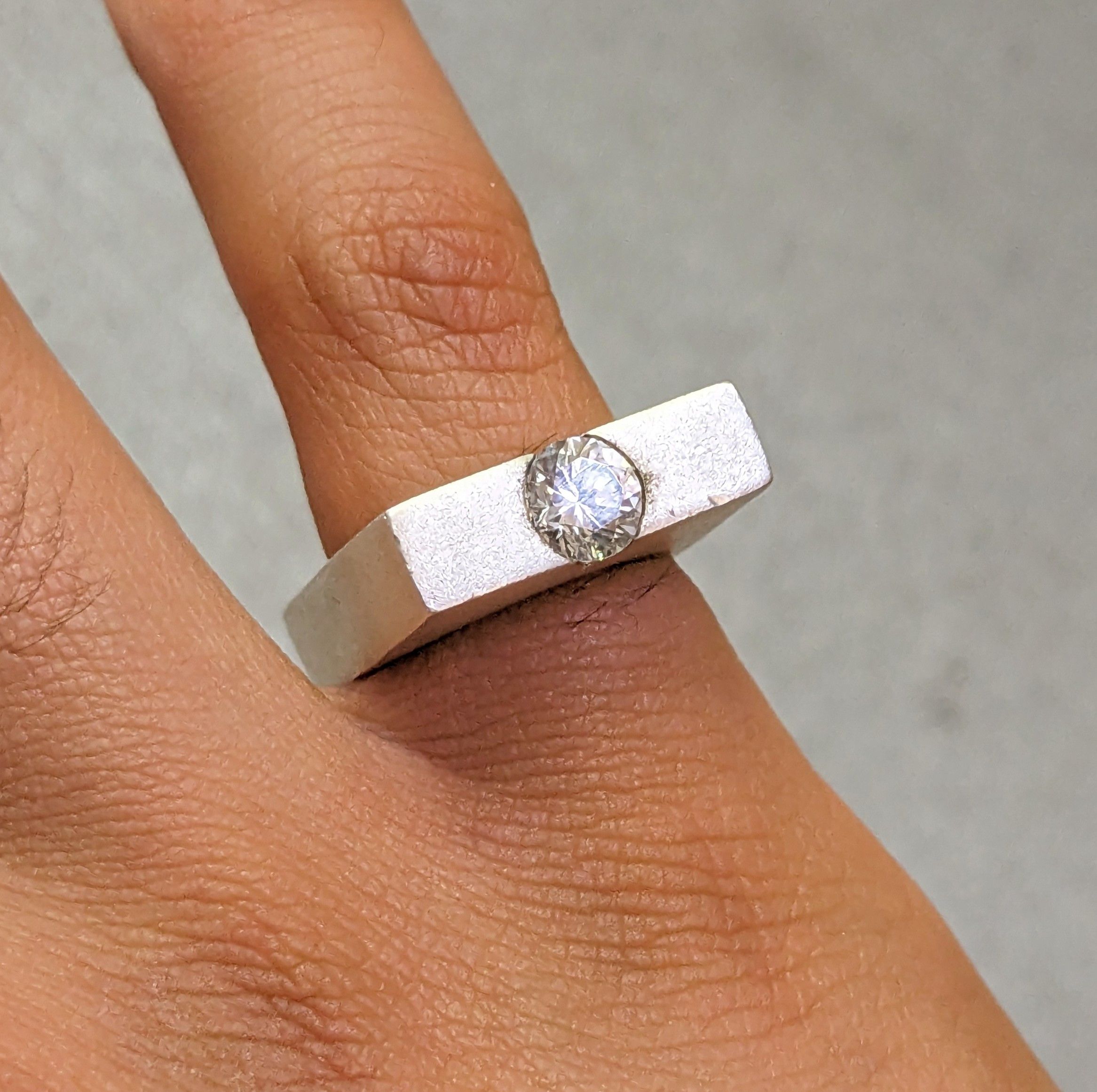 Jewelry Vintage Sterling Silver Ring 7 Modern Contemporary CZ Size ONE SIZE - 14 Thumbnail