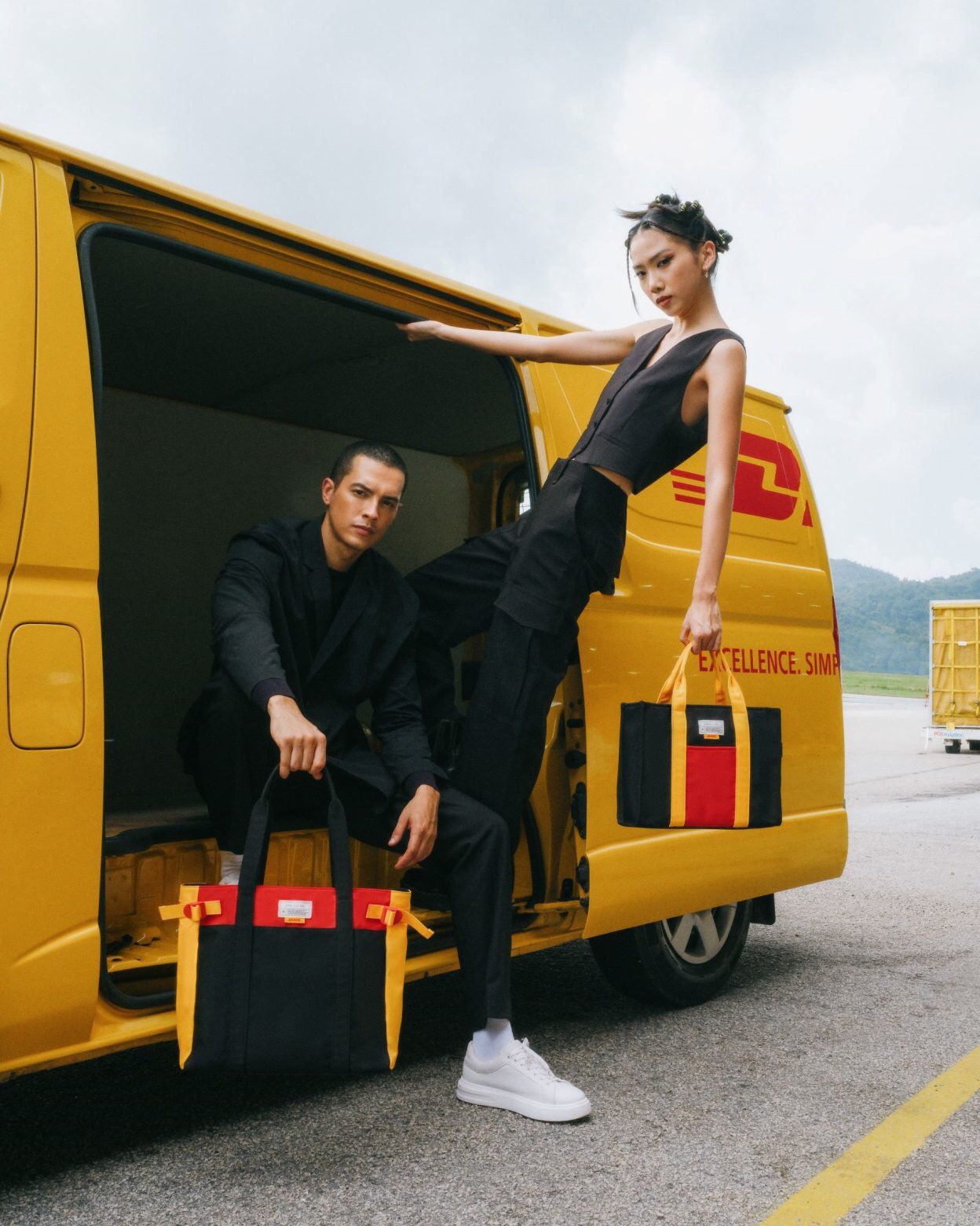 Designer × Dhl × Streetwear Limited Edition Dhl X Christy NG