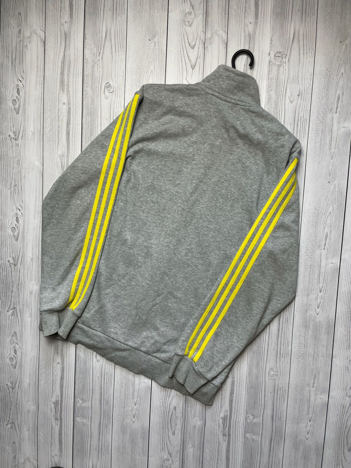 Vintage Vintage adidas essentials performance tracksuit size L Size US L / EU 52-54 / 3 - 7 Thumbnail