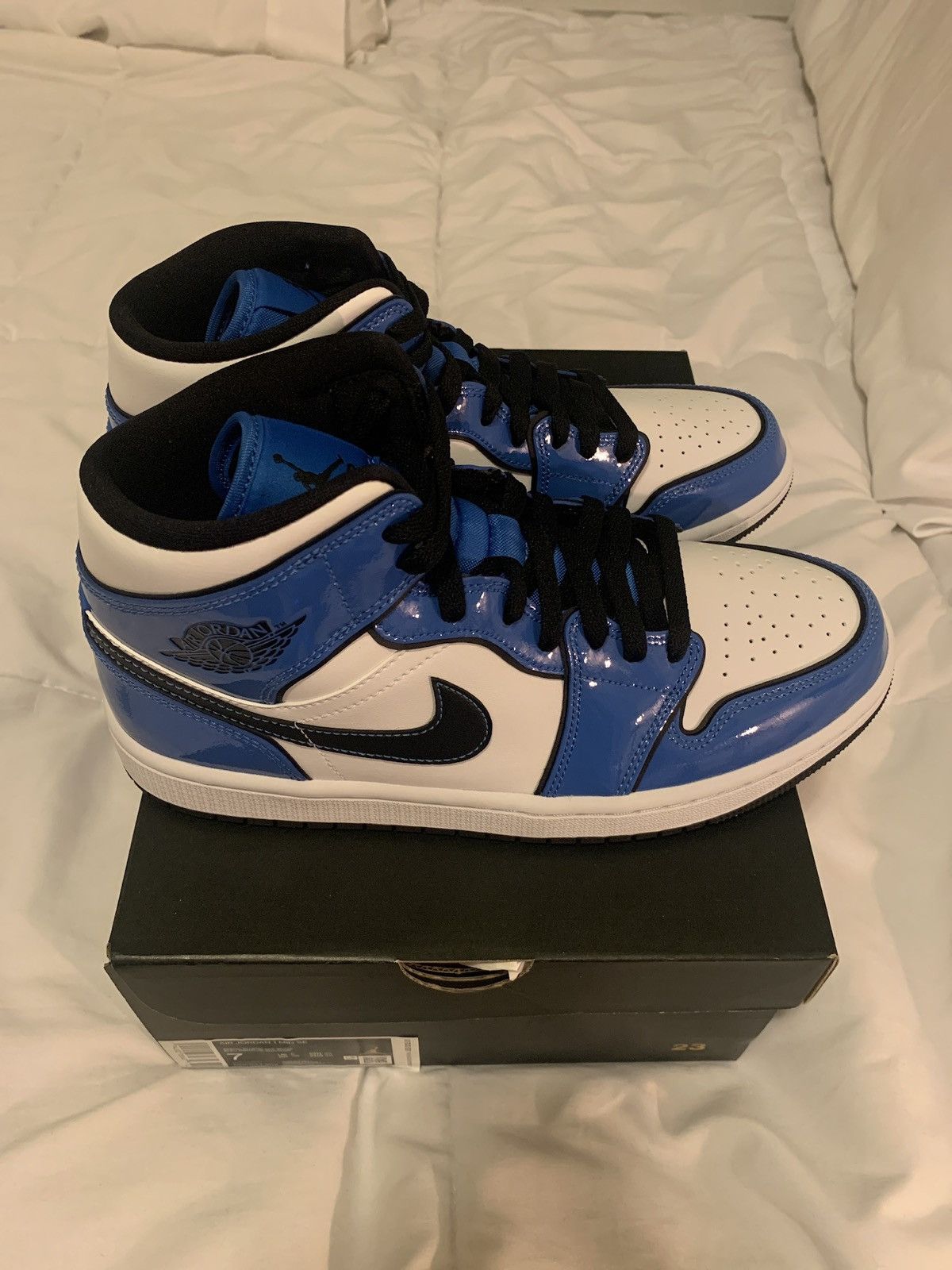 Jordan Brand Air Jordan 1 Mid SE ‘Signal Blue’ Size US 7.5 / EU 40-41 - 9 Thumbnail