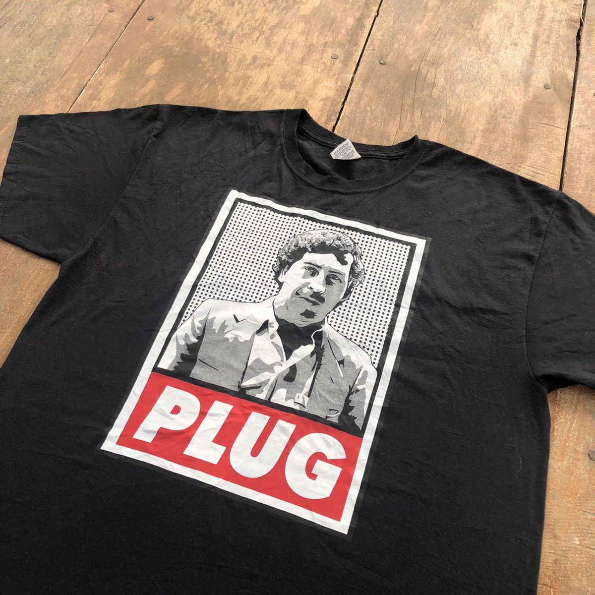 Japanese Brand Thrashed Faded Pablo Escobar PLUG Rare Shirt Size US XL / EU 56 / 4 - 1 Thumbnail