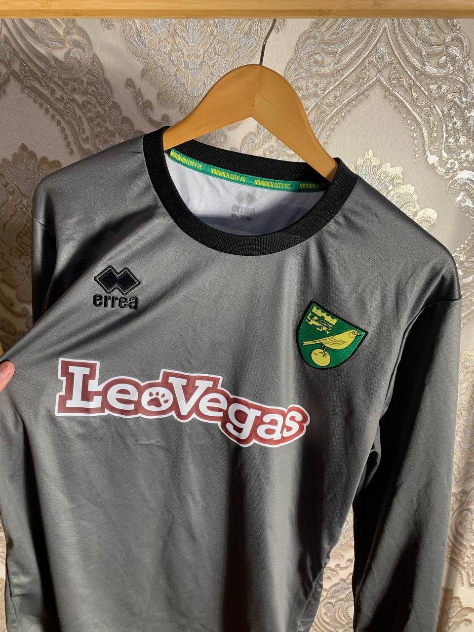 Errea VERY RARE ERREA NORWICH CITY ENGLAND SOCCER JERSEY Y2K 90s Size US XL / EU 56 / 4 - 3 Thumbnail