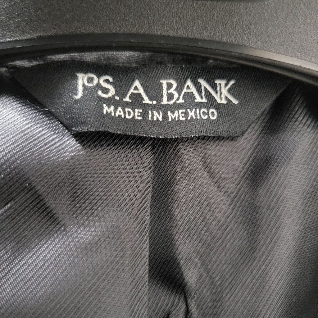 Jos. A. Bank JoS A Bank Men Black Spring Weight 2-Button Center-Vent Size 38R - 8 Thumbnail