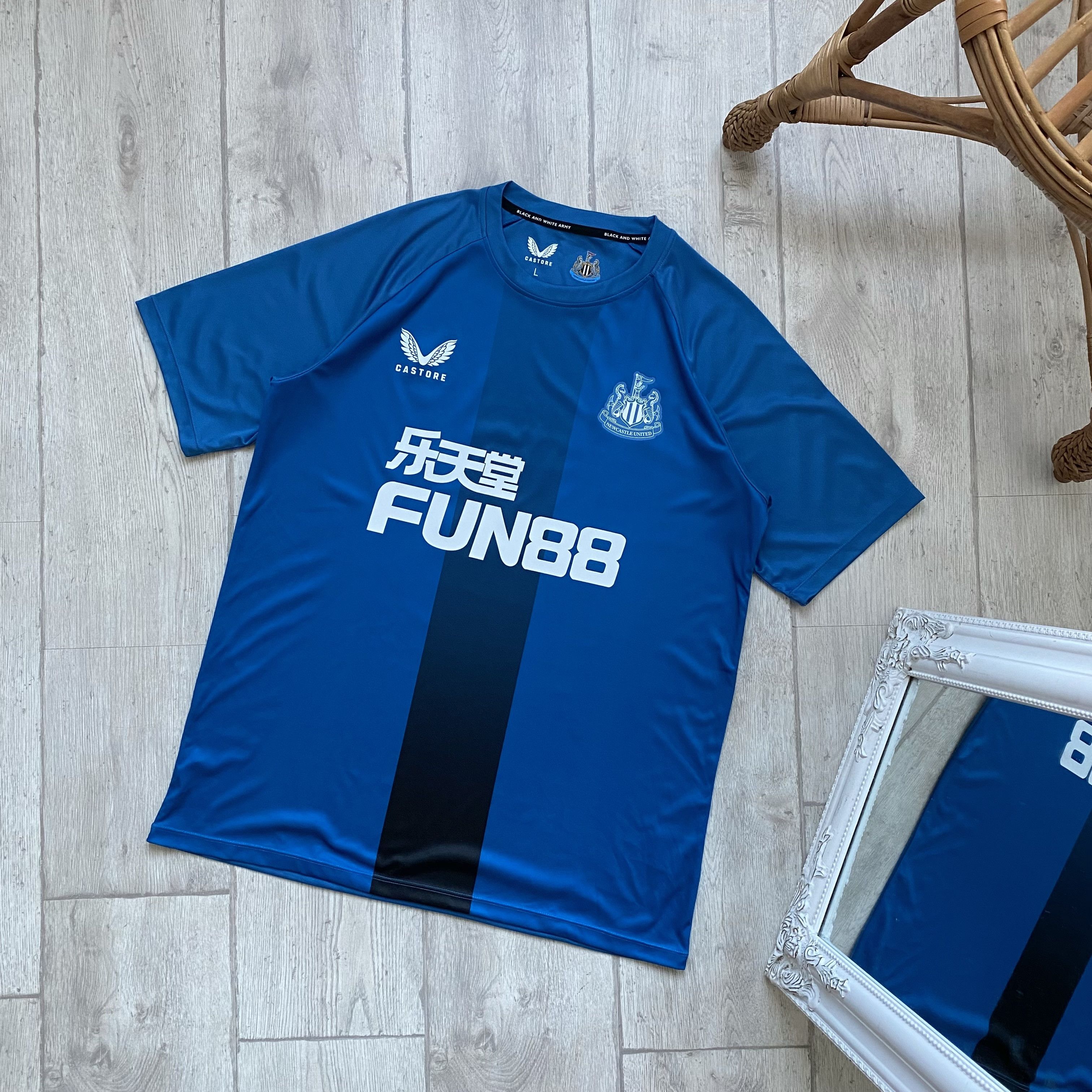 Adidas ⚽️ Blokcore Newcastle United Football Jersey Castore Vintage Size US L / EU 52-54 / 3 - 1 Thumbnail
