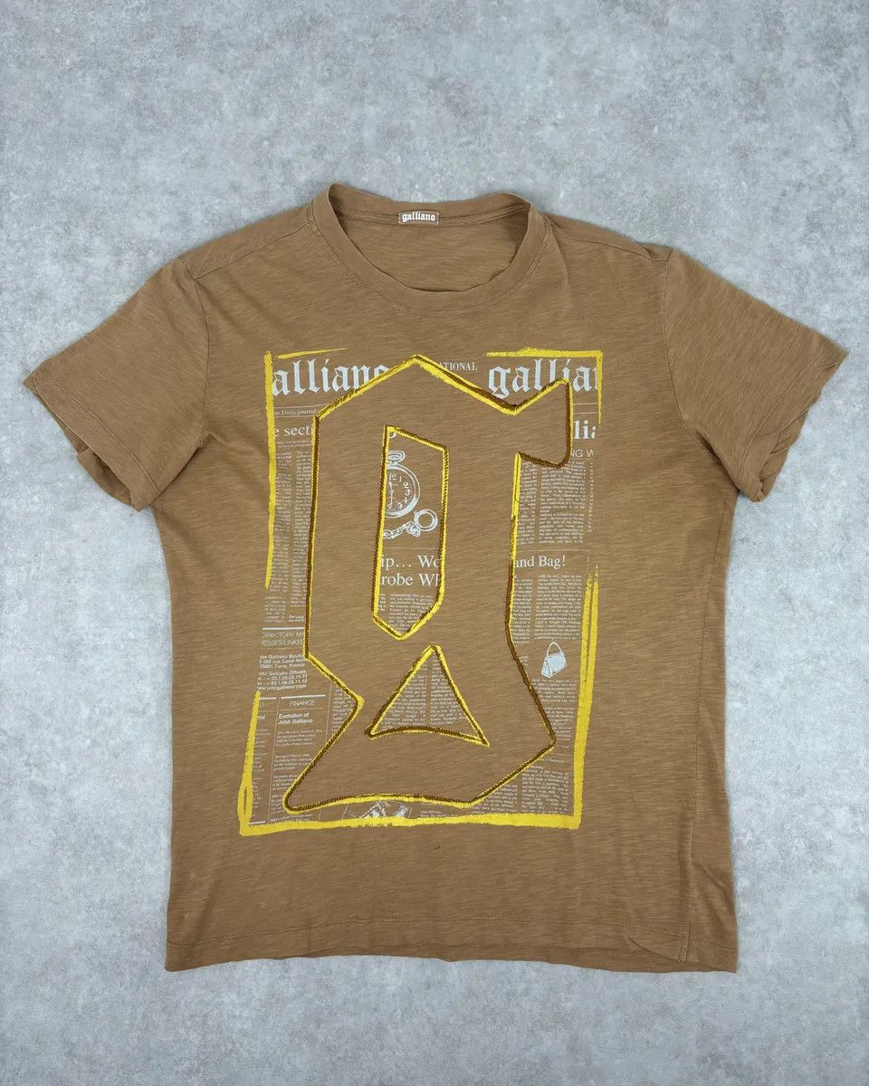 John Galliano Galliano Printed Letters Beige G T-Shirt Size US M / EU 48-50 / 2 - 1 Thumbnail