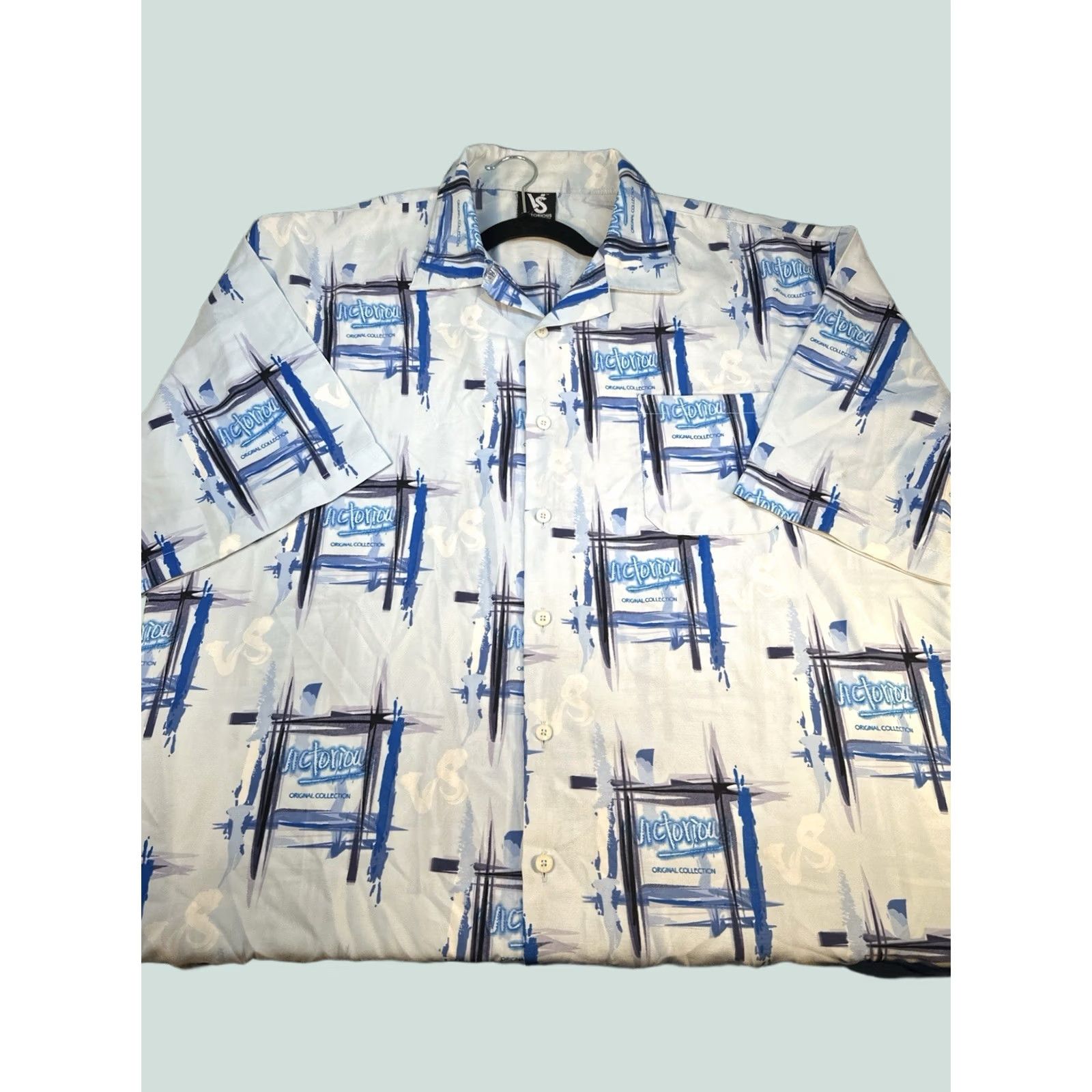 Vintage Victorious Button-Up Shirt Mens 2XL Blue Abstract Print Short Sleeve Streetwear Shirt Size US XXL / EU 58 / 5 - 1 Thumbnail