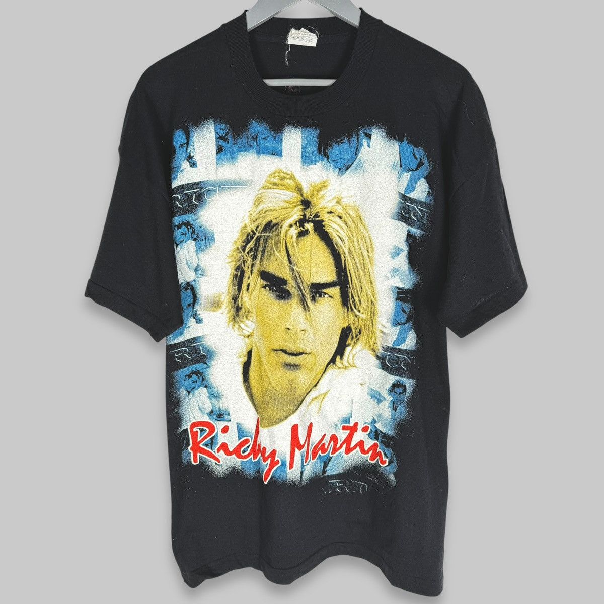 Band Tees Vintage 90s Ricky Martin Rare Euro Screen Stars T Shirt Size US XL / EU 56 / 4 - 1 Thumbnail