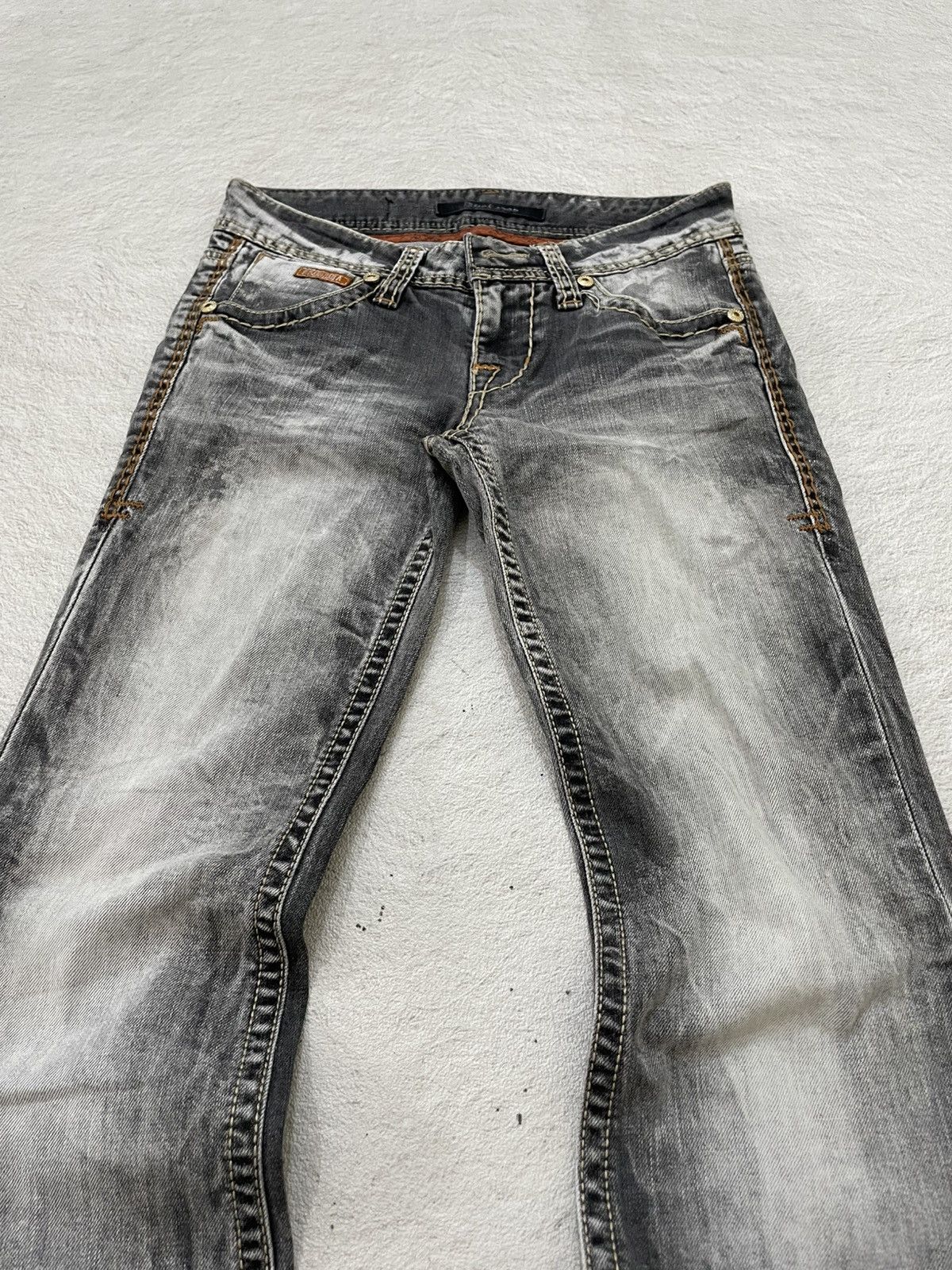 Japanese Brand 00s Buckaro Flare Denim Mudwash Grey Y2K Japan Size US 28 / EU 44 - 2 Thumbnail