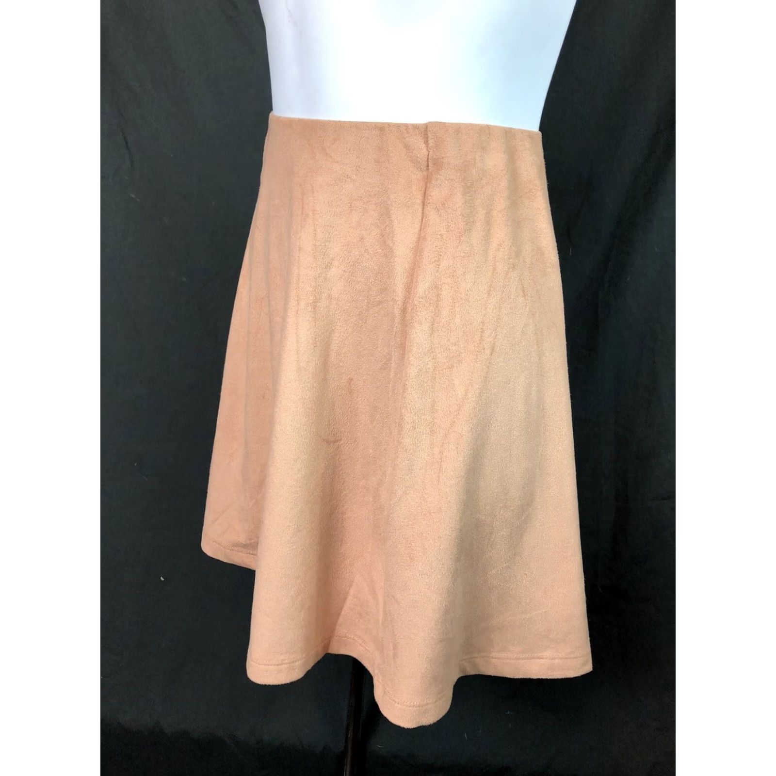 Forever 21 FOREVER 21 Skirt Flare Mini Swing Tan Faux Suede 29"W M Vintage 90s Bohemian Western Hippie Country Casual Party/Cocktail Workwear Women Size 32" / US 10 / IT 46 - 2 Thumbnail