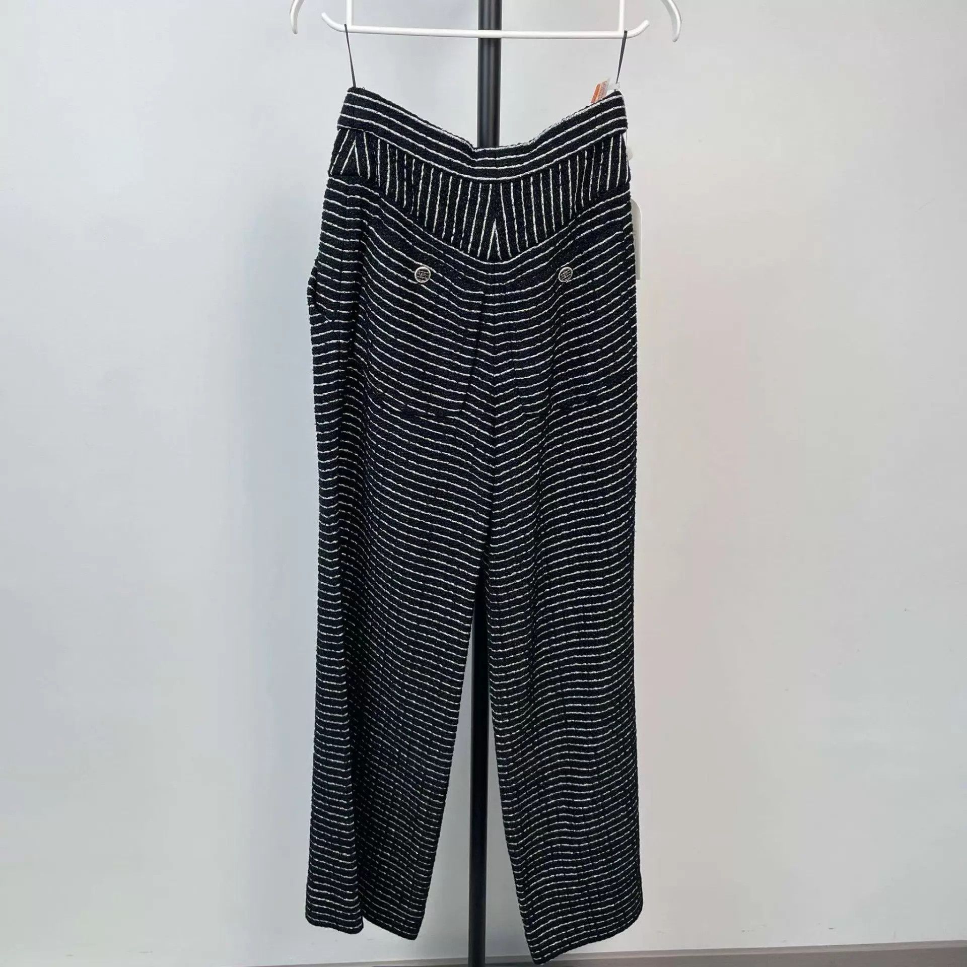 Chanel Chanel 23P Wool Colorblocked Pants Black Silver New Extra 36 Size 26" / US 2 / IT 38 - 2 Thumbnail