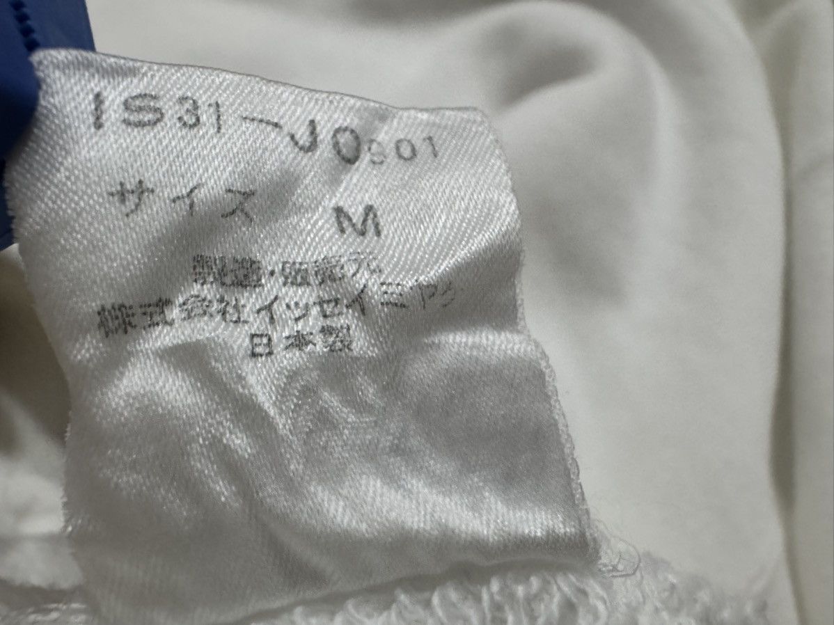 Issey Miyake Vintage Issey Miyaki White Spell Out Big Logo Size US M / EU 48-50 / 2 - 6 Thumbnail