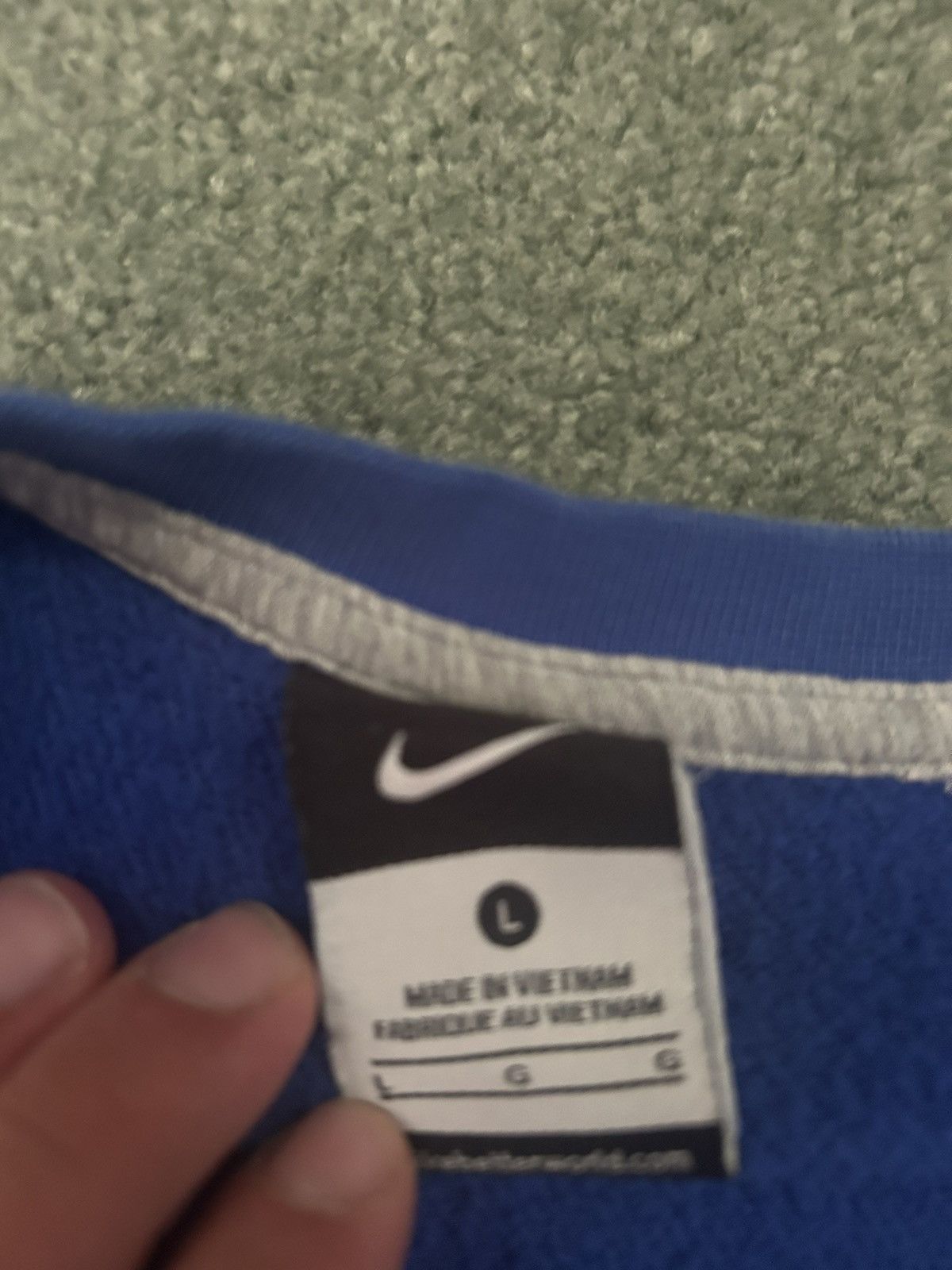 Nike × Vintage Vintage Nike middle swoosh crewneck sweatshirt Size US L / EU 52-54 / 3 - 3 Thumbnail