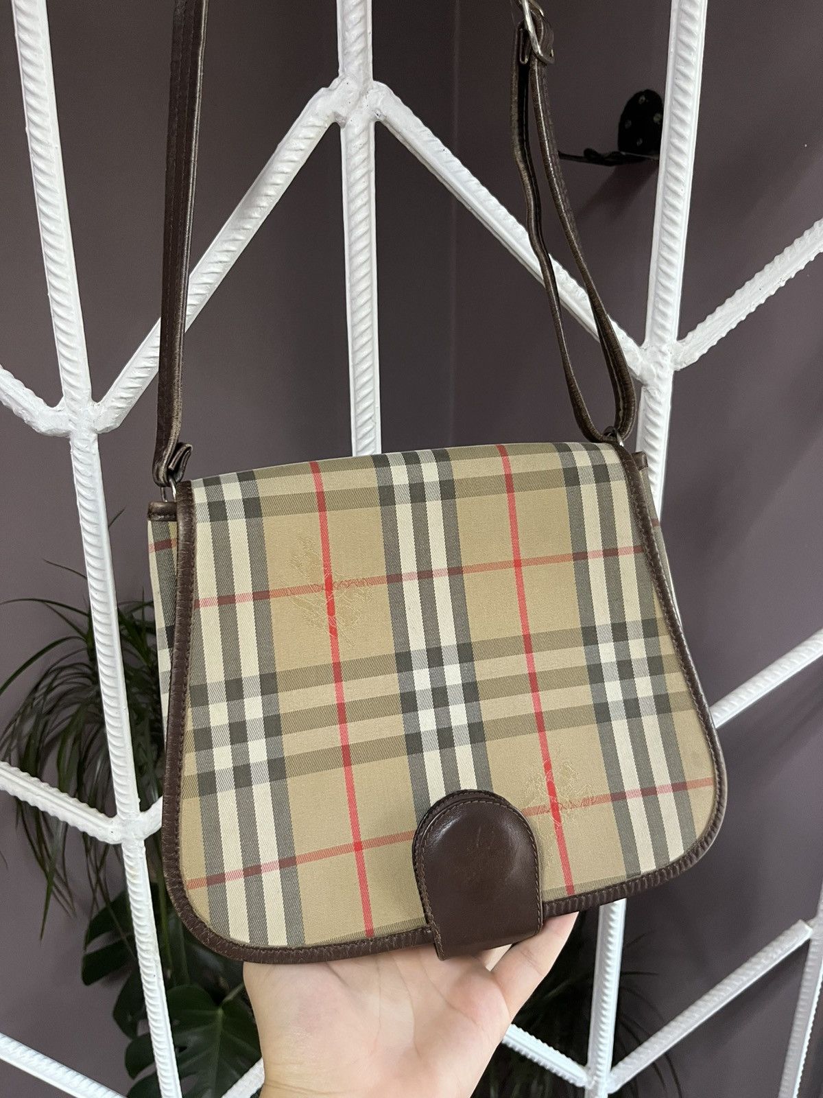 Burberry Vintage Burberry Leather Bag Made in England Size ONE SIZE - 2 Thumbnail