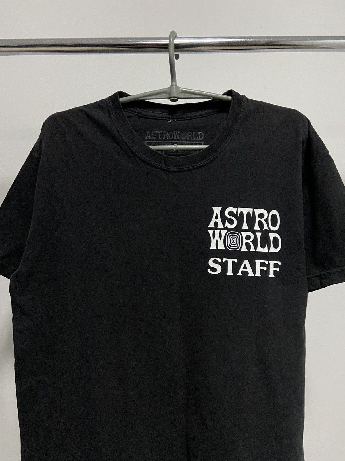 Rap Tees × Travis Scott × Vintage Astroworld staff t shirt travis Scott rap big print logo Size US L / EU 52-54 / 3 - 3 Thumbnail