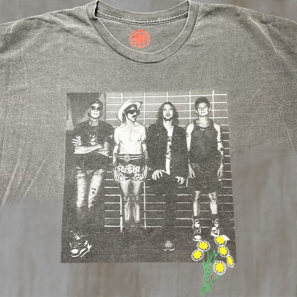 Vintage Red Hot Chili Peppers Shirt Mens XL Gray Unlimited Love Tour 2022 Oversized Size US XL / EU 56 / 4 - 1 Thumbnail