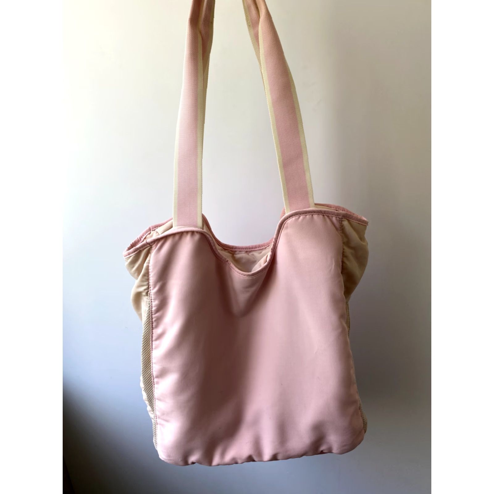 Nike VINTAGE Nike SWOOSH PINK BAG OS Mens Womens 90s Leather Nylon? Size ONE SIZE - 5 Thumbnail