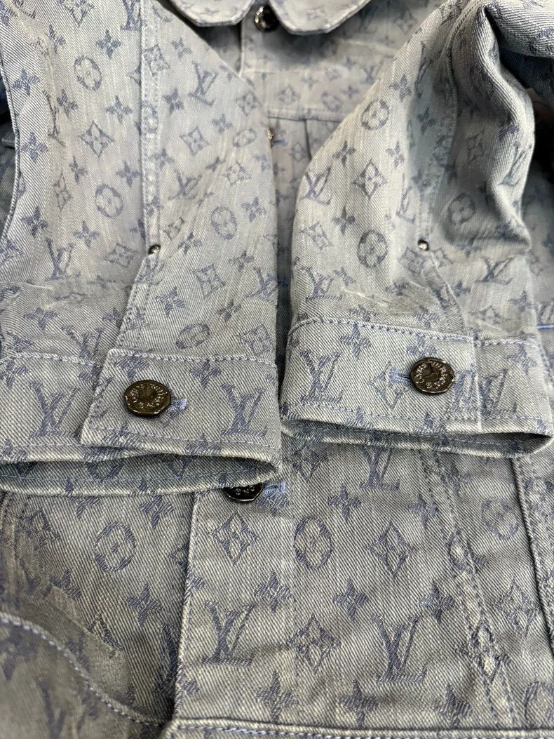Louis Vuitton Louis Vuitton Full logo denim jacket Size US M / EU 48-50 / 2 - 3 Thumbnail