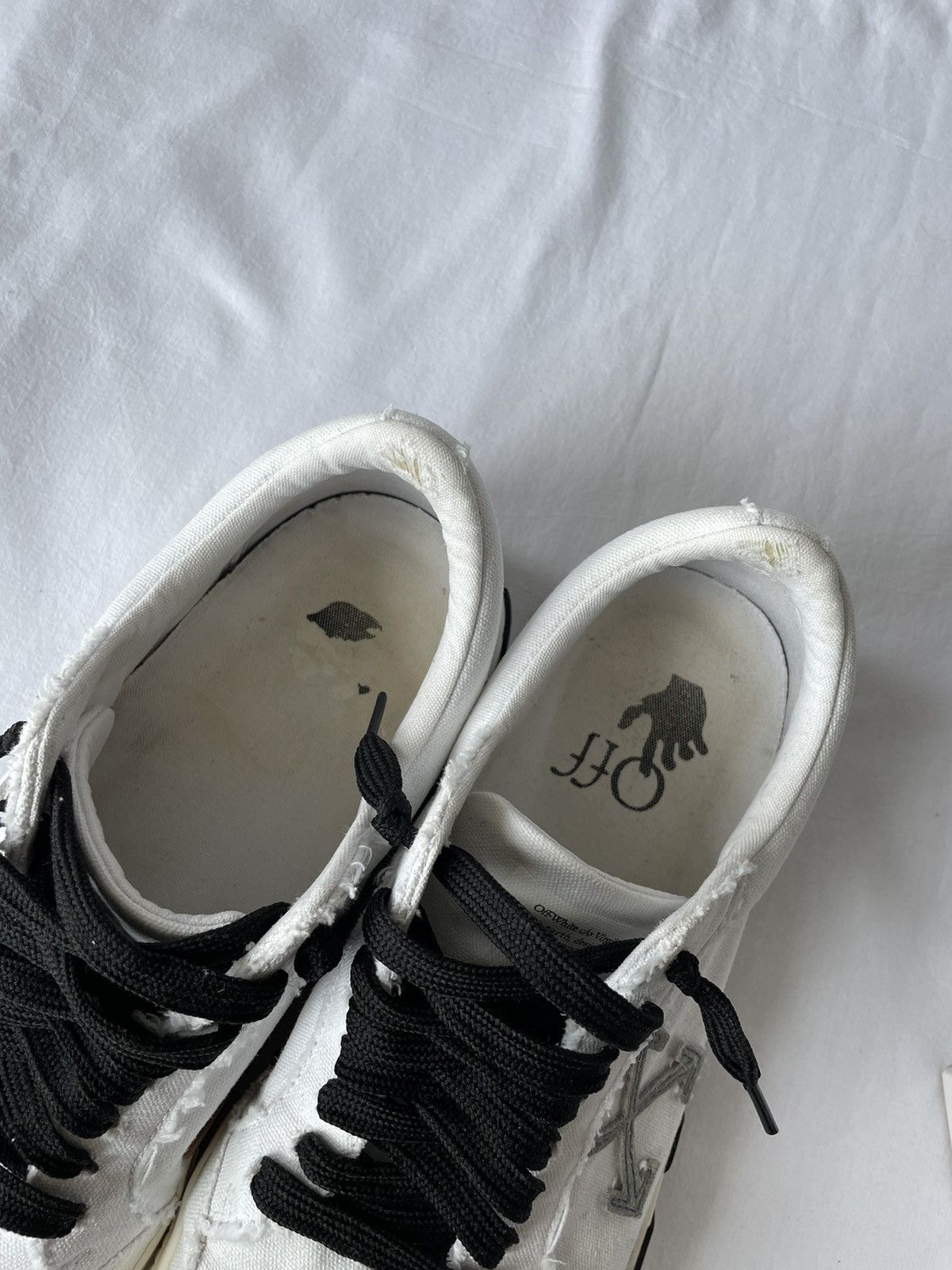Off-White Off White Vulcanized Low sneakers Size US 10.5 / EU 43-44 - 12 Thumbnail