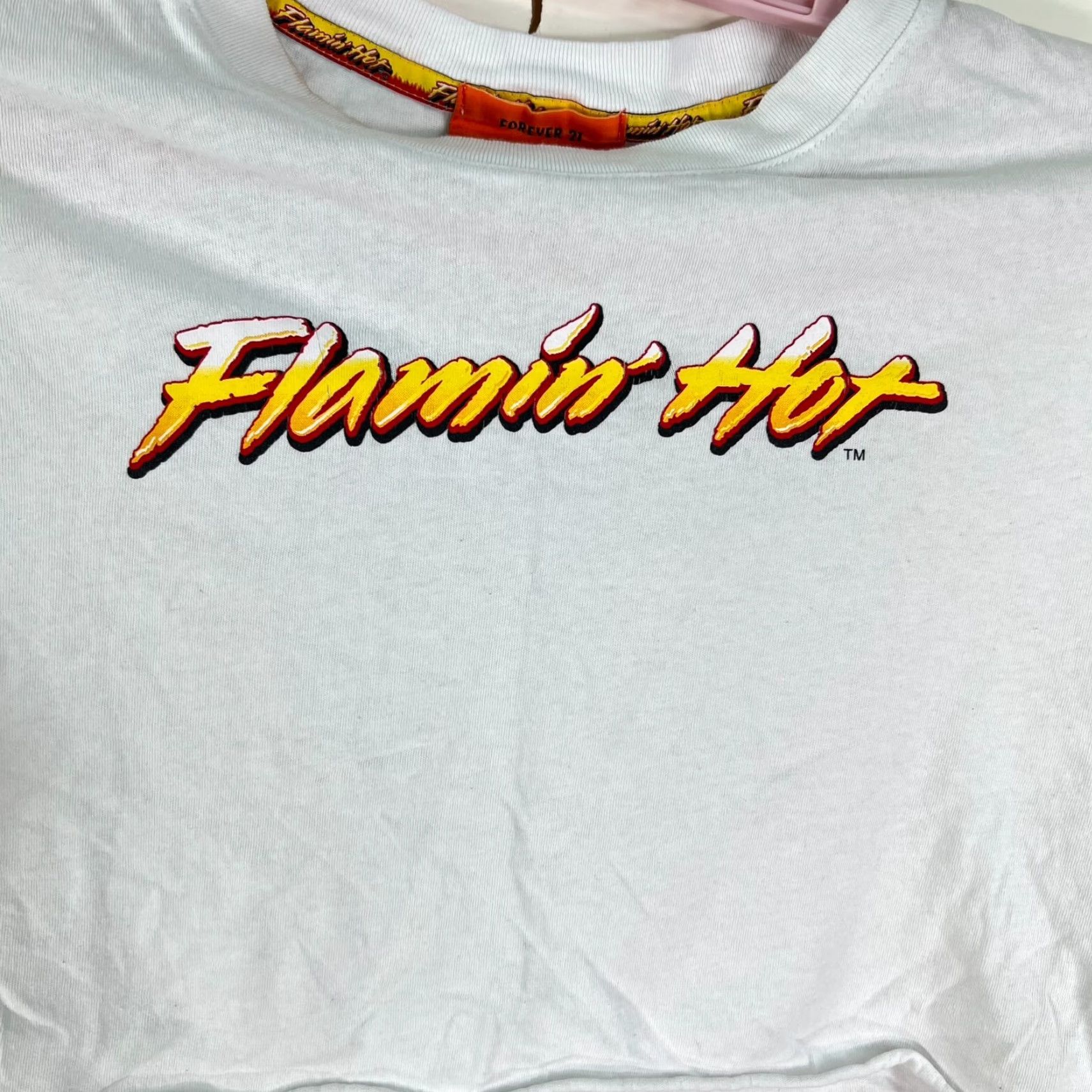Forever 21 Forever 21 Cheetos Flamin Hot Cropped Shirt Womens Size M White Size M / US 6-8 / IT 42-44 - 2 Thumbnail
